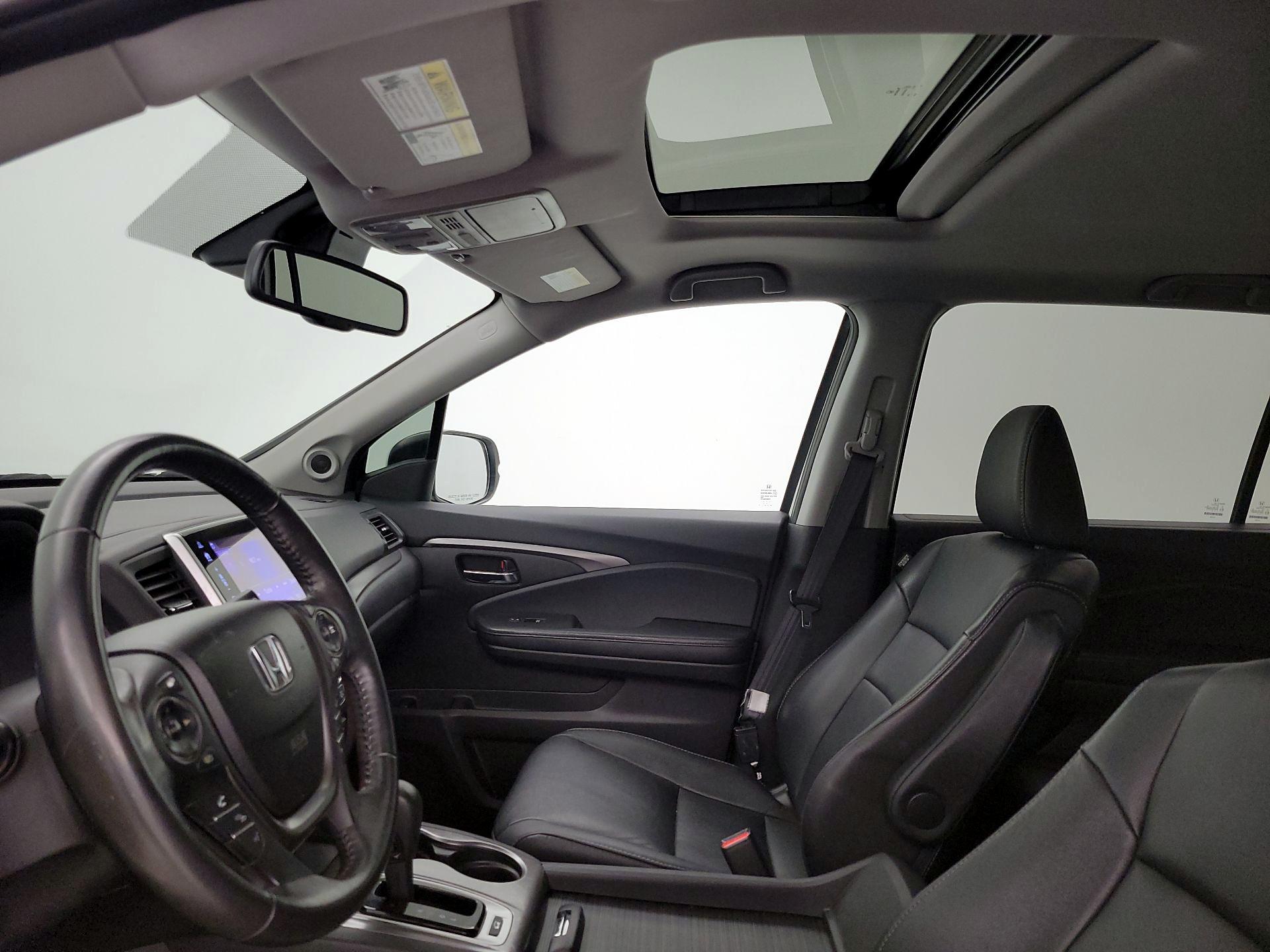 Thumbnail: 2017 Honda Pilot - 19