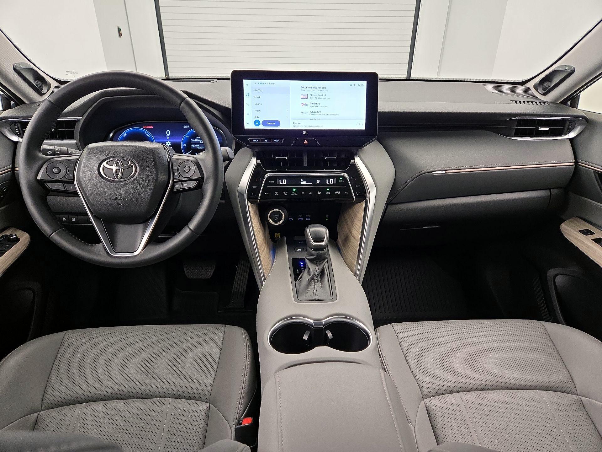Thumbnail: 2024 Toyota Venza - 9