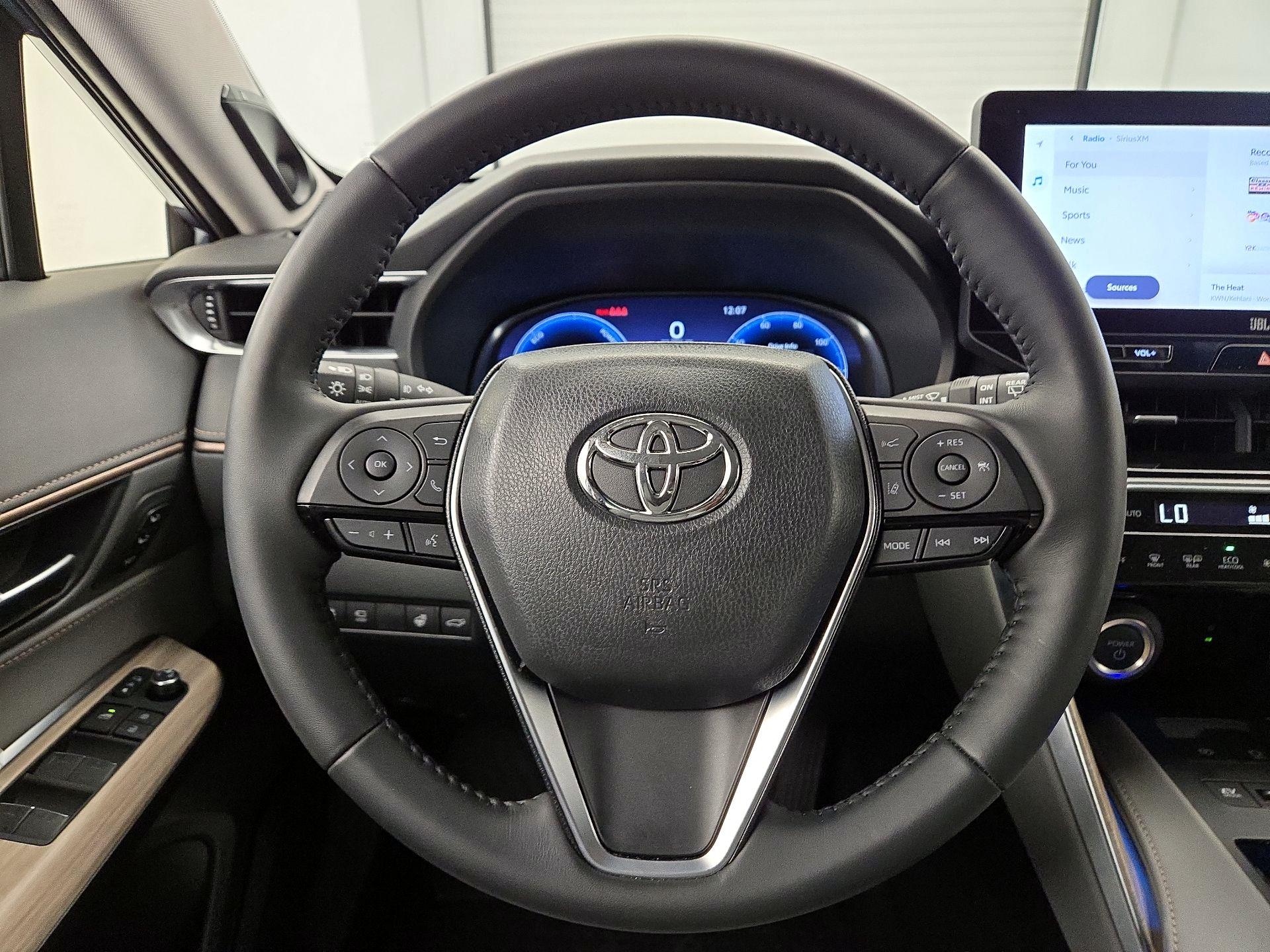 Thumbnail: 2024 Toyota Venza - 10