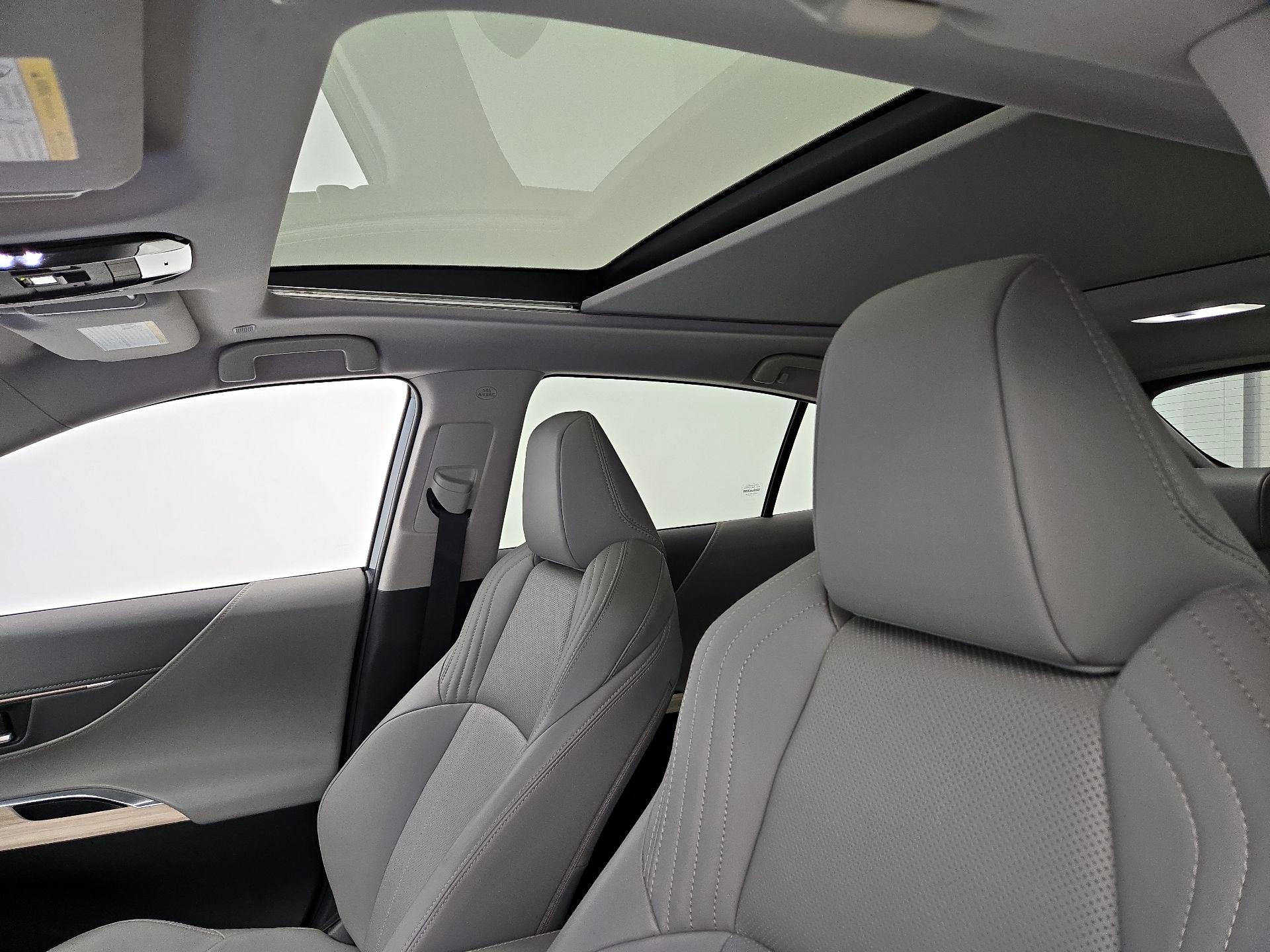Thumbnail: 2024 Toyota Venza - 20