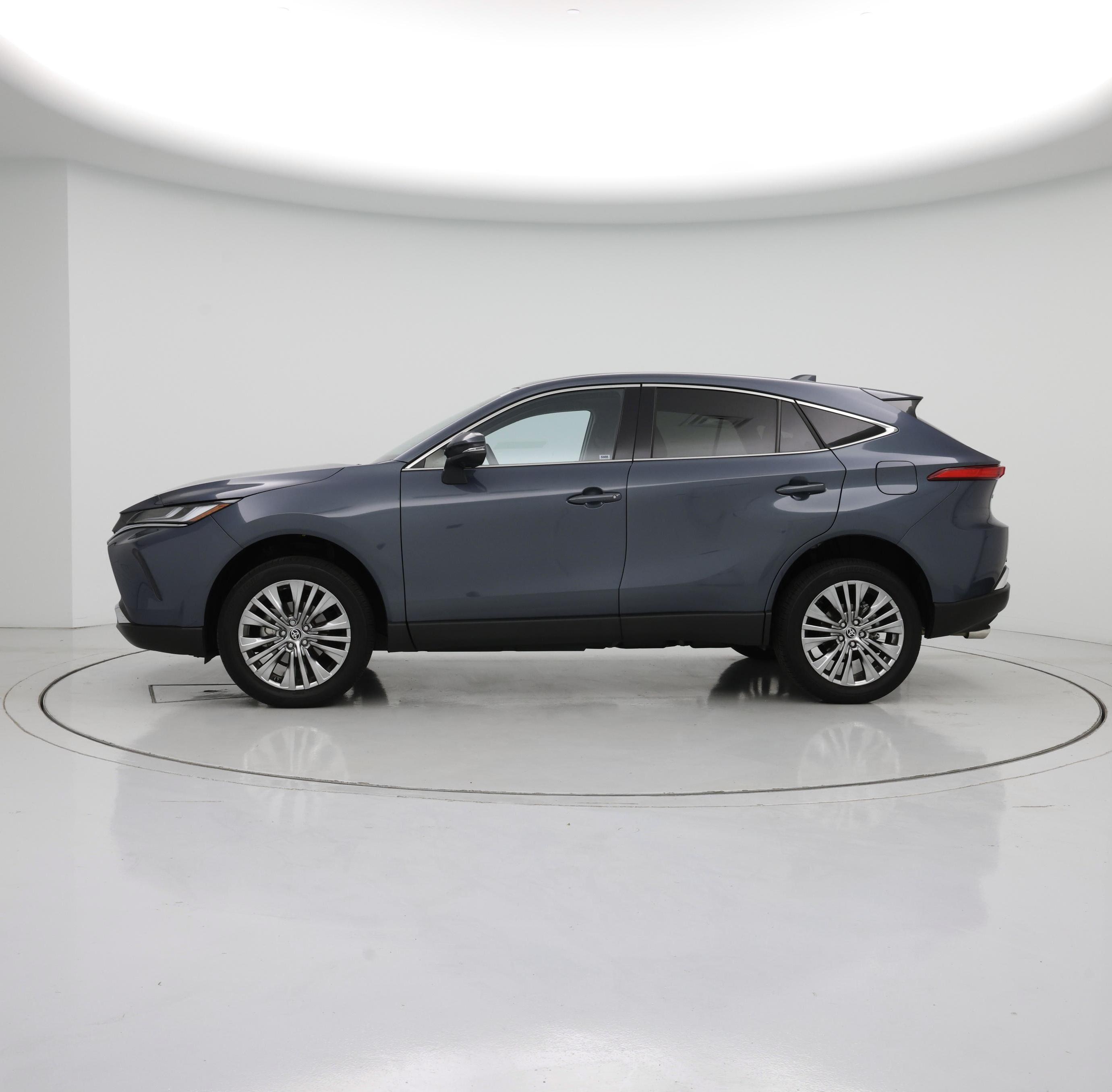 Thumbnail: 2024 Toyota Venza - 3