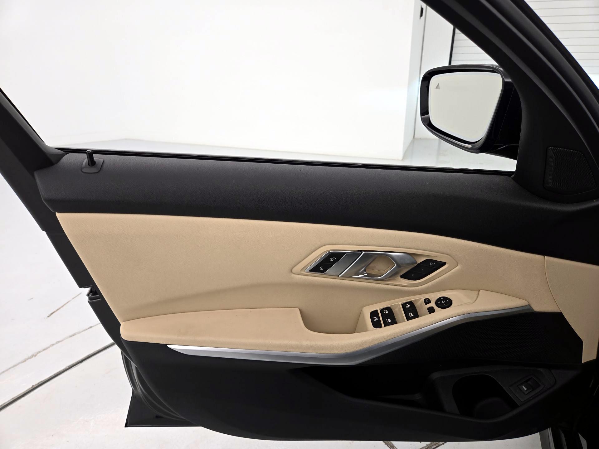 Thumbnail: 2019 BMW 3 Series - 12