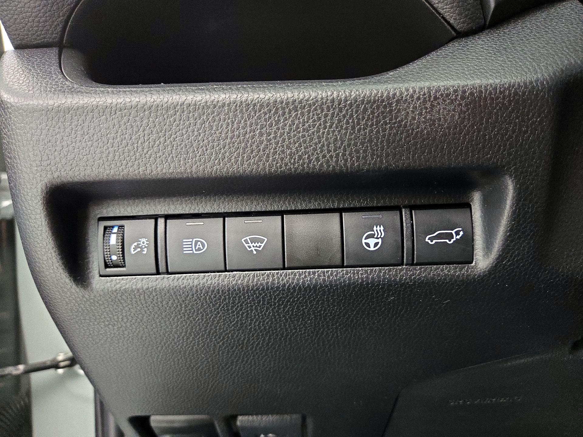 Thumbnail: 2022 Toyota RAV4 - 13