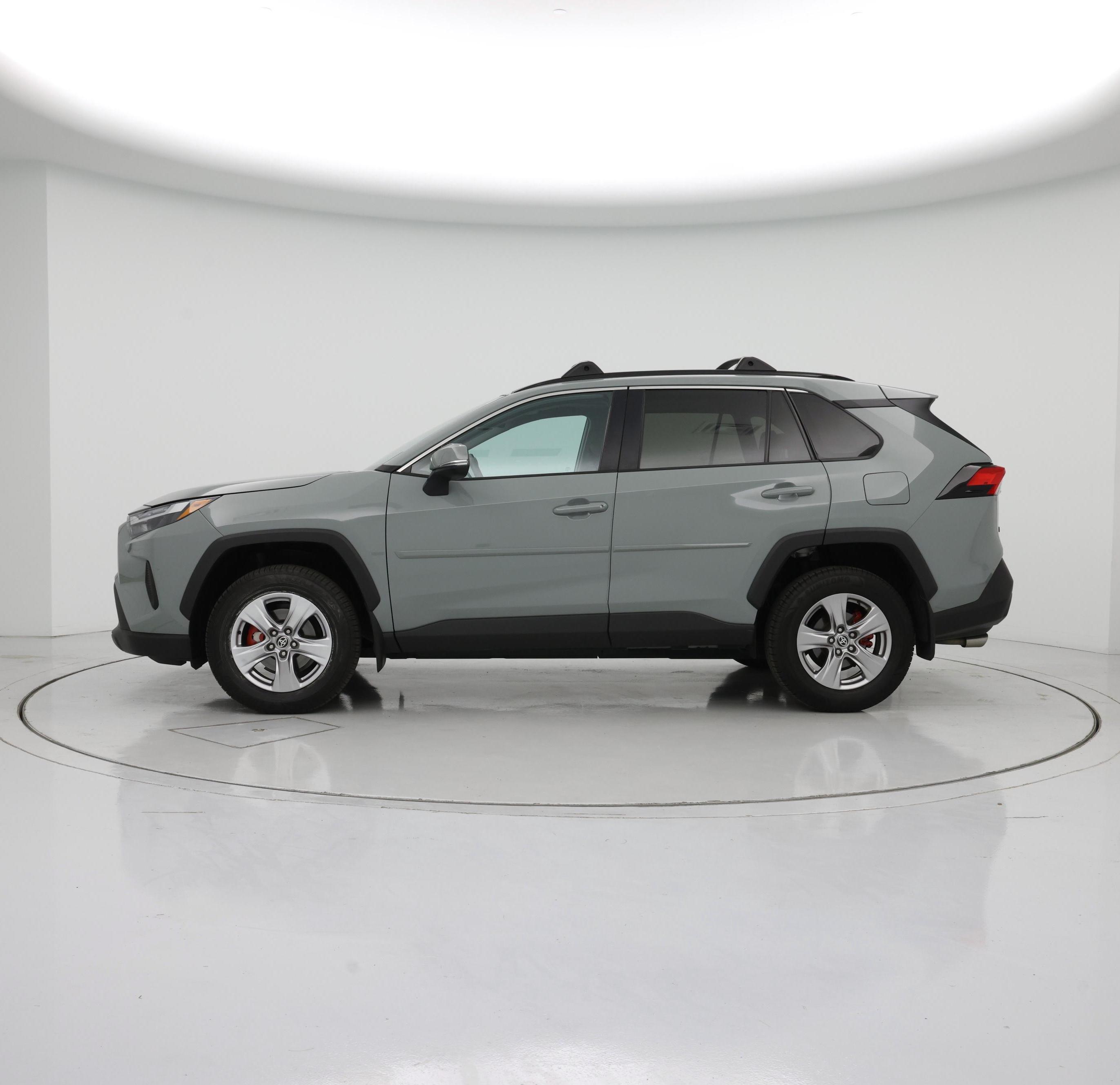 Thumbnail: 2022 Toyota RAV4 - 3