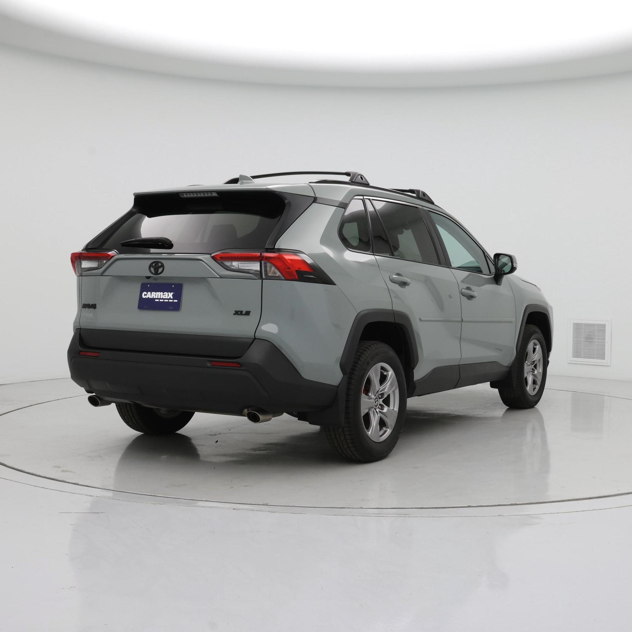Thumbnail: 2022 Toyota RAV4 - 8