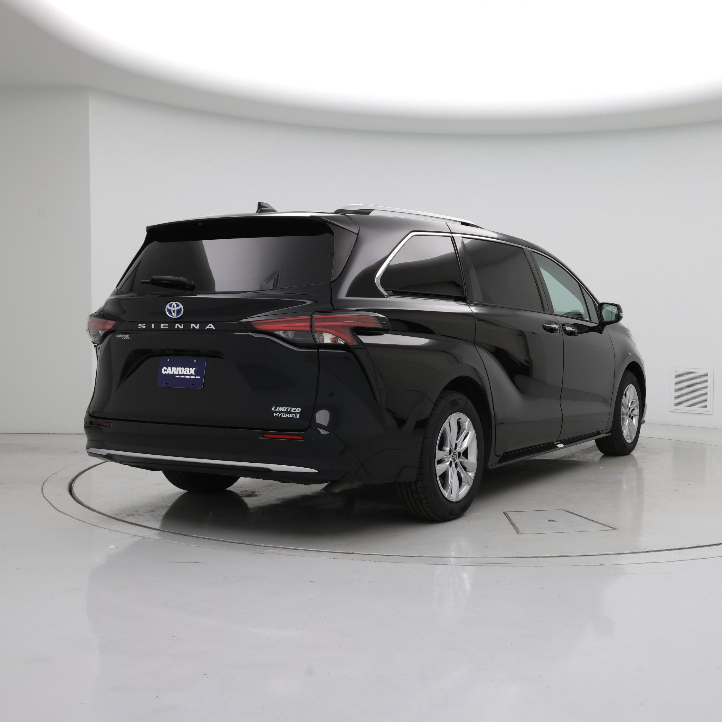 Thumbnail: 2022 Toyota Sienna - 8