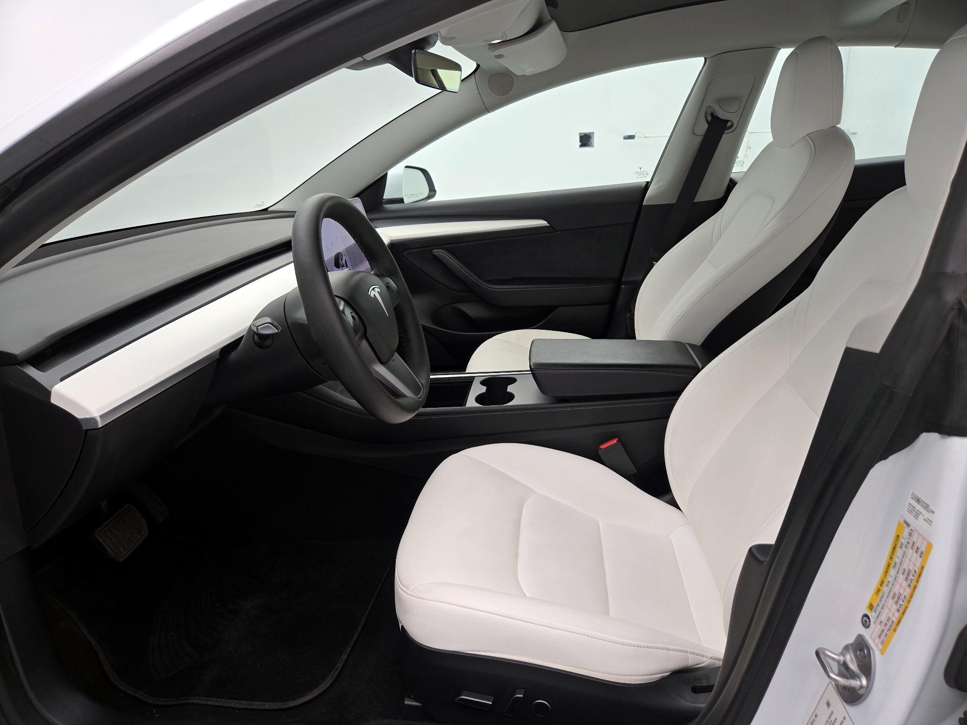 Thumbnail: 2022 Tesla Model 3 - 11