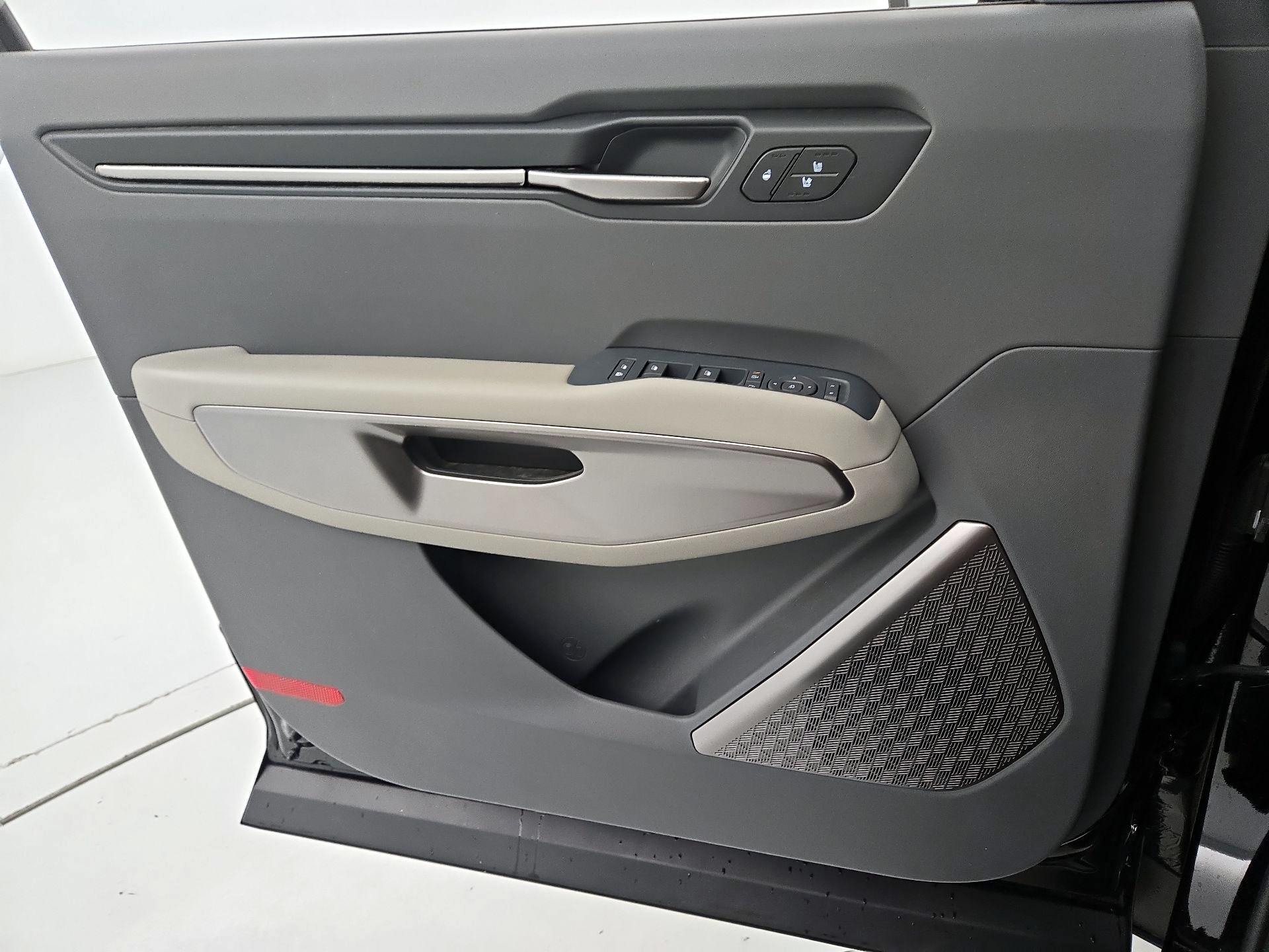 Thumbnail: 2024 Kia EV9 - 12