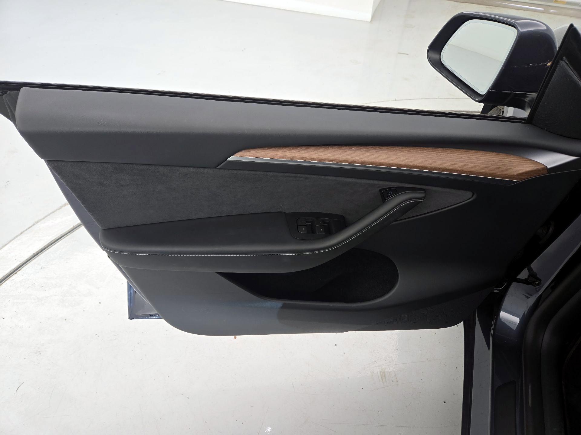 Thumbnail: 2023 Tesla Model Y - 12