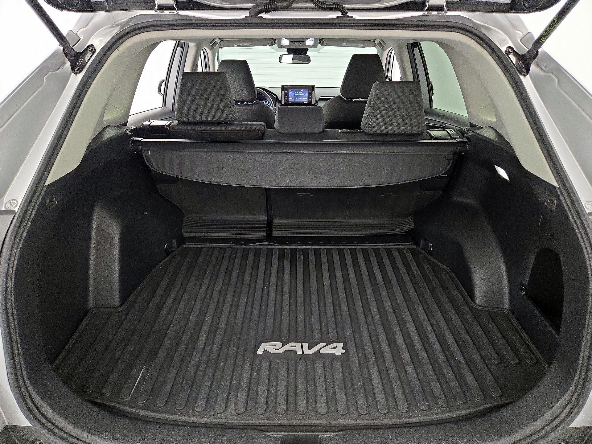 Thumbnail: 2022 Toyota RAV4 - 20