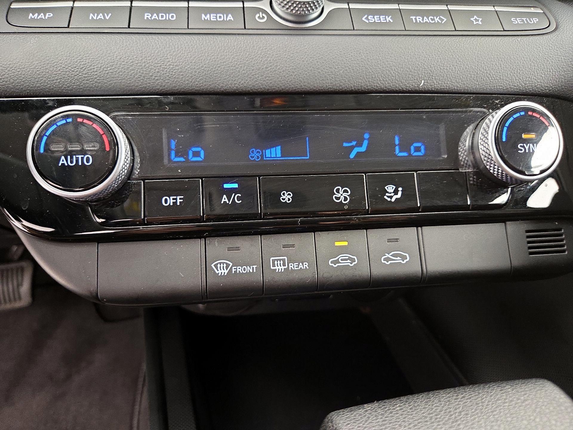 Thumbnail: 2024 Hyundai Elantra - 17