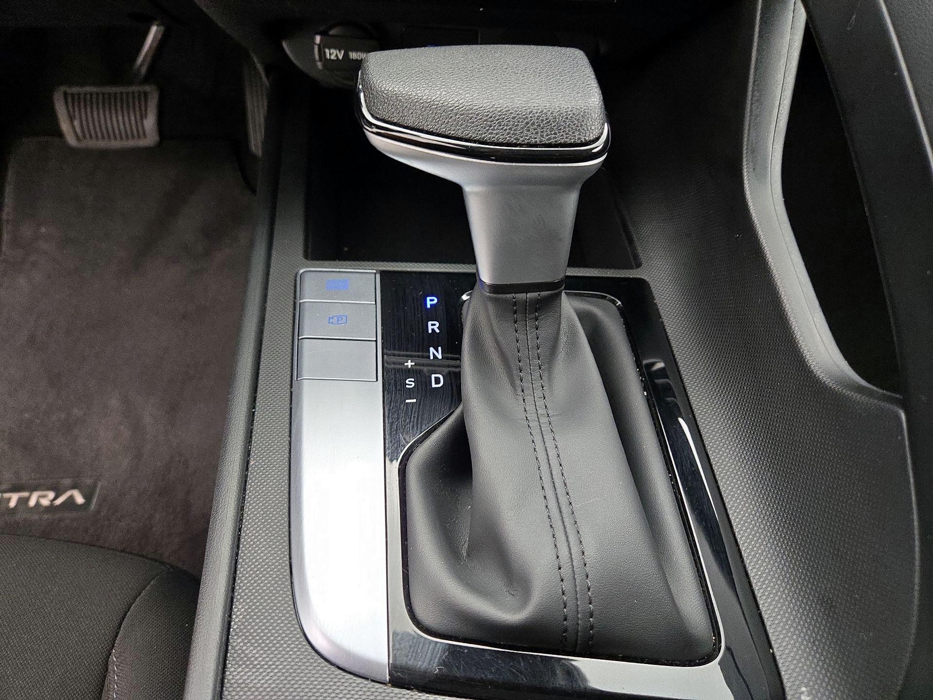 Thumbnail: 2024 Hyundai Elantra - 18