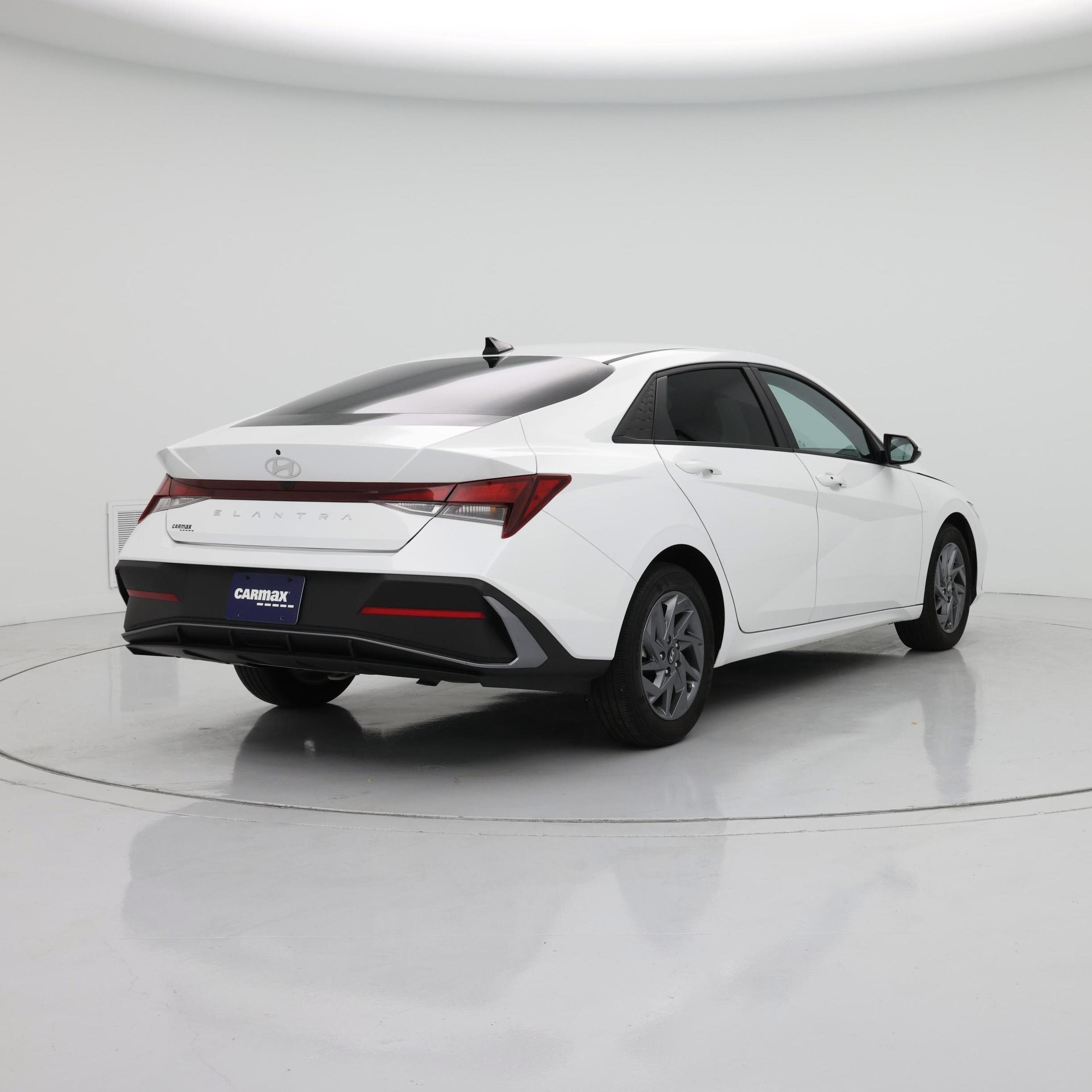 Thumbnail: 2024 Hyundai Elantra - 8