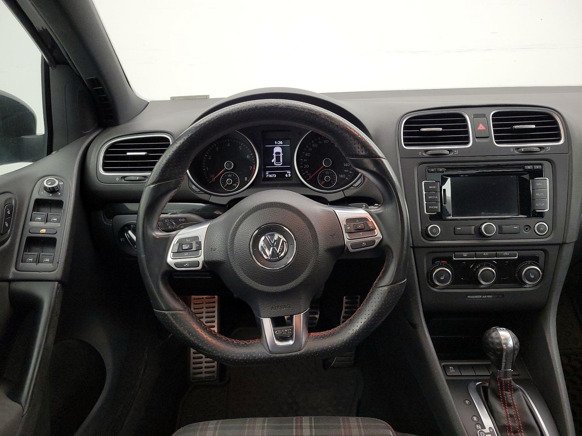Thumbnail: 2013 Volkswagen Golf - 10