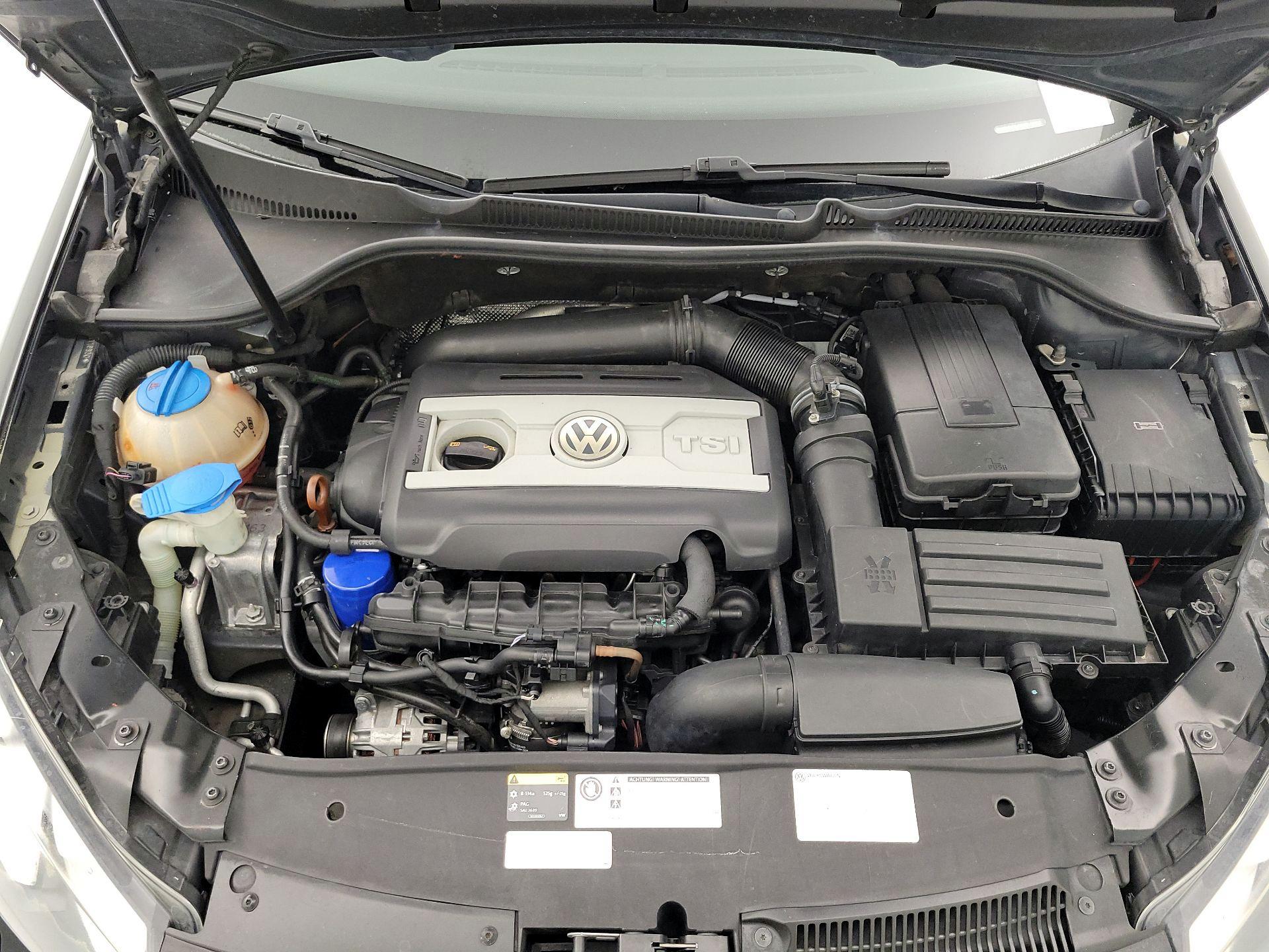 Thumbnail: 2013 Volkswagen Golf - 20