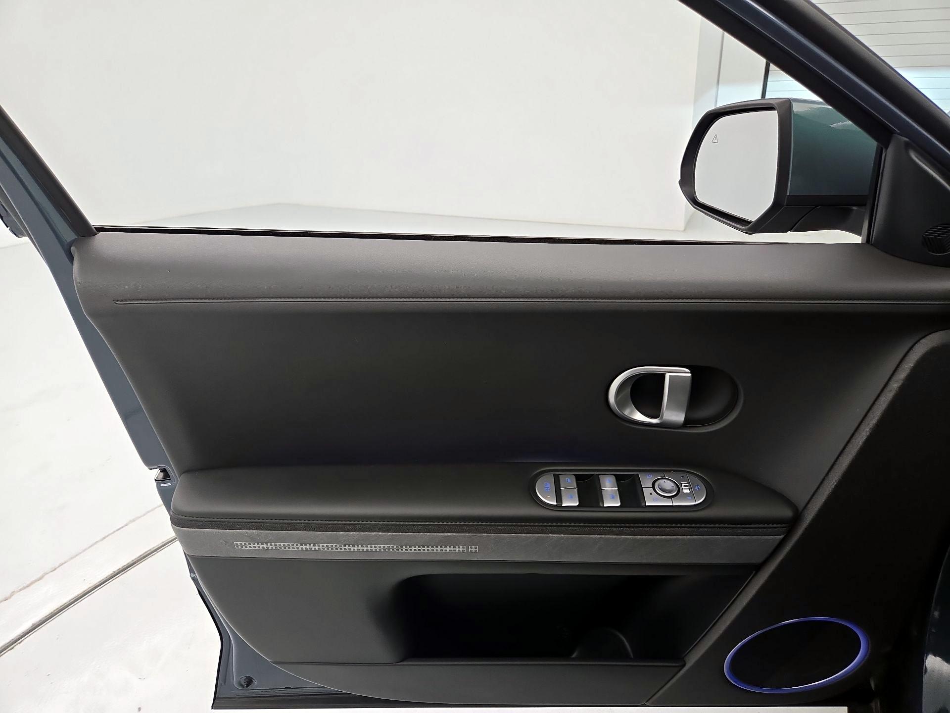 Thumbnail: 2022 Hyundai Ioniq 5 - 12