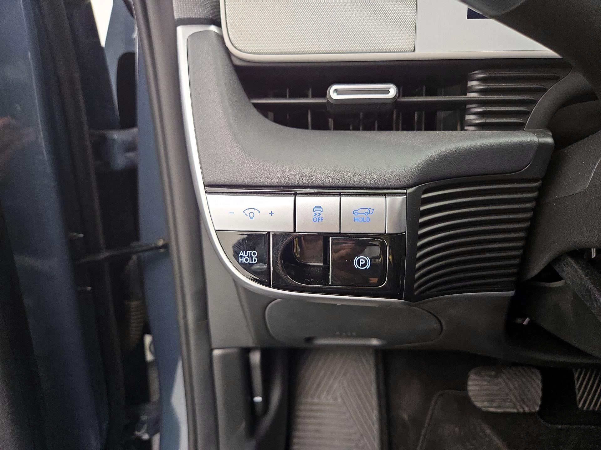 Thumbnail: 2022 Hyundai Ioniq 5 - 13