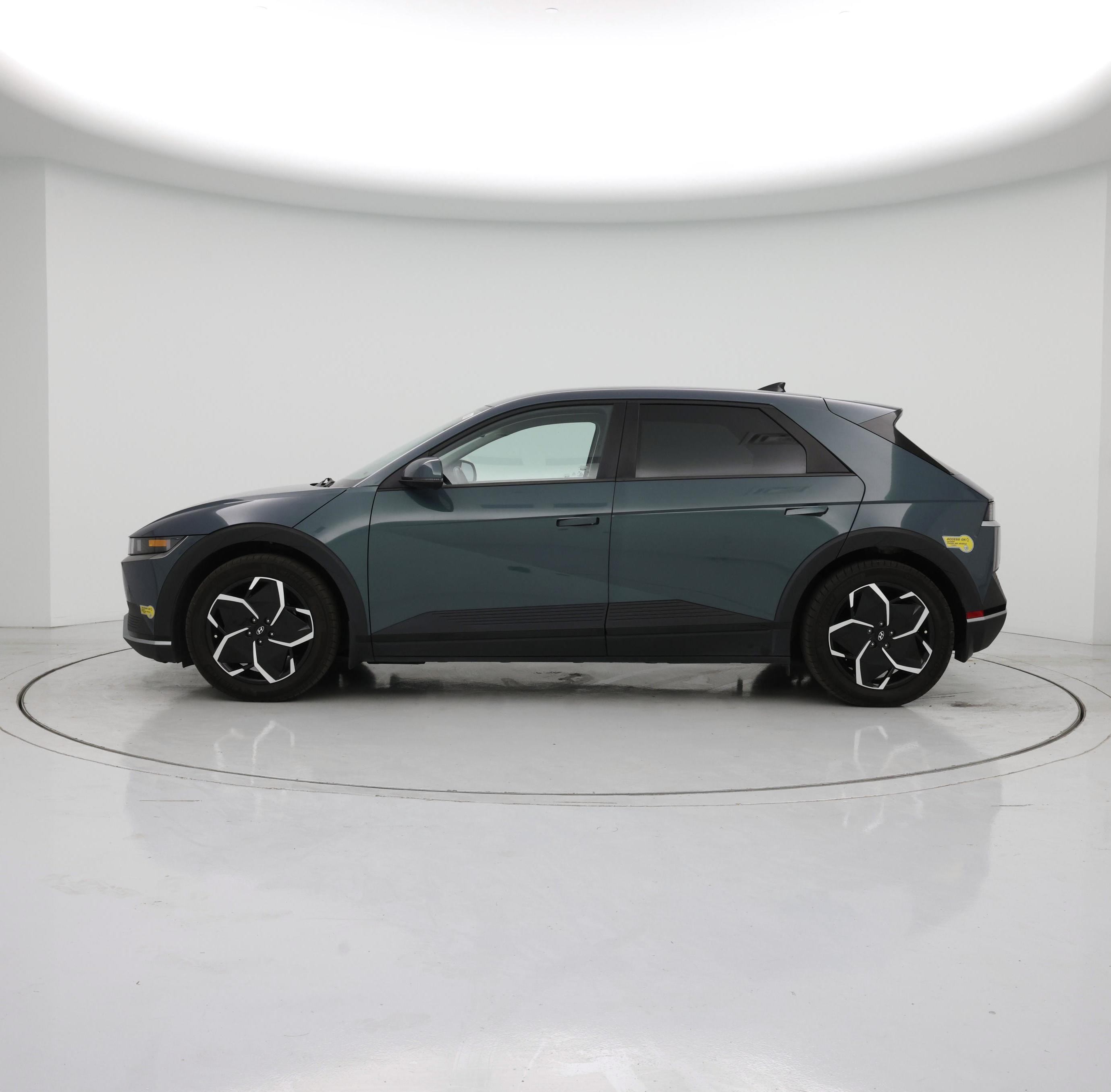 Thumbnail: 2022 Hyundai Ioniq 5 - 3