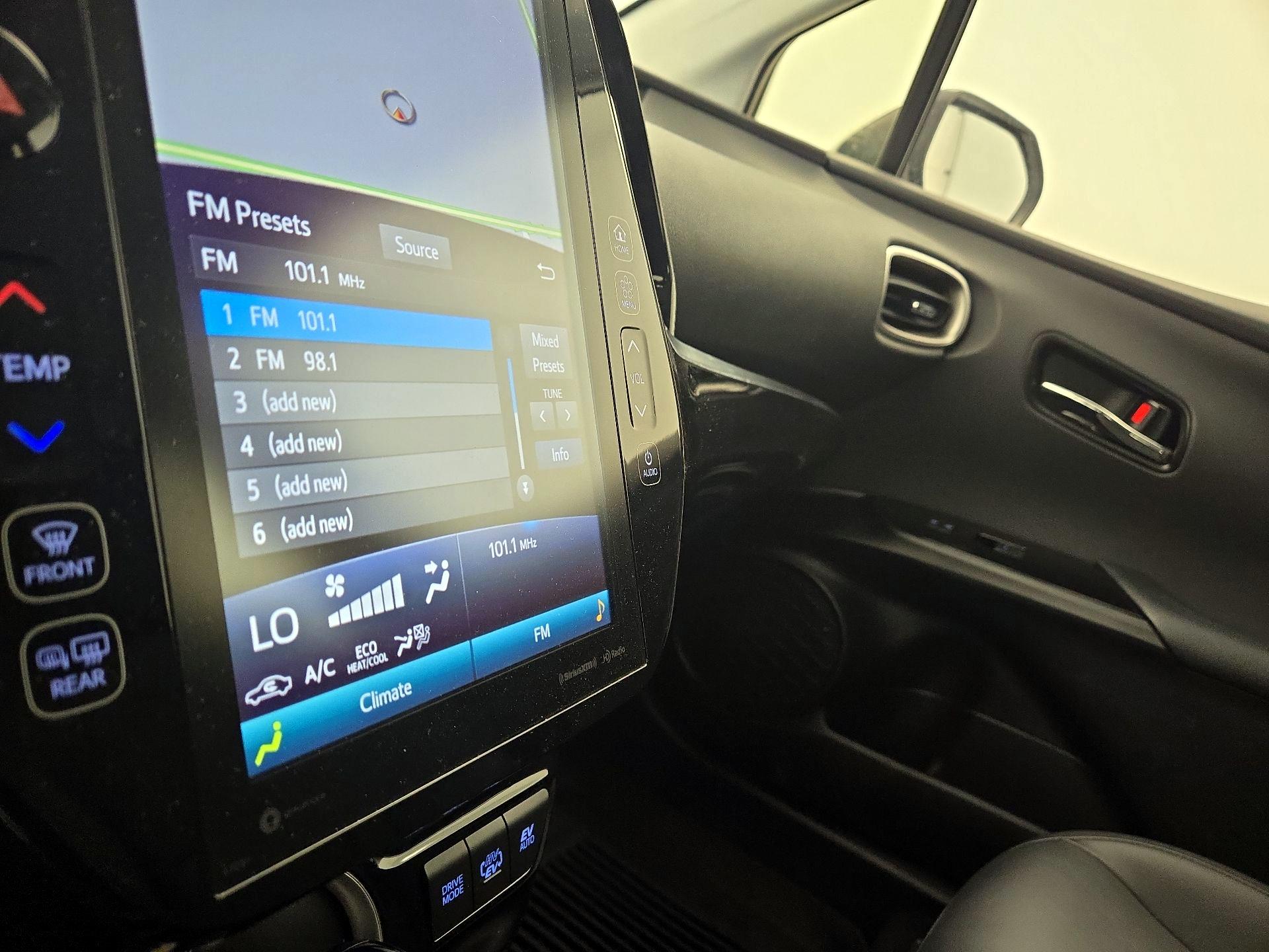 Thumbnail: 2022 Toyota Prius Prime - 16