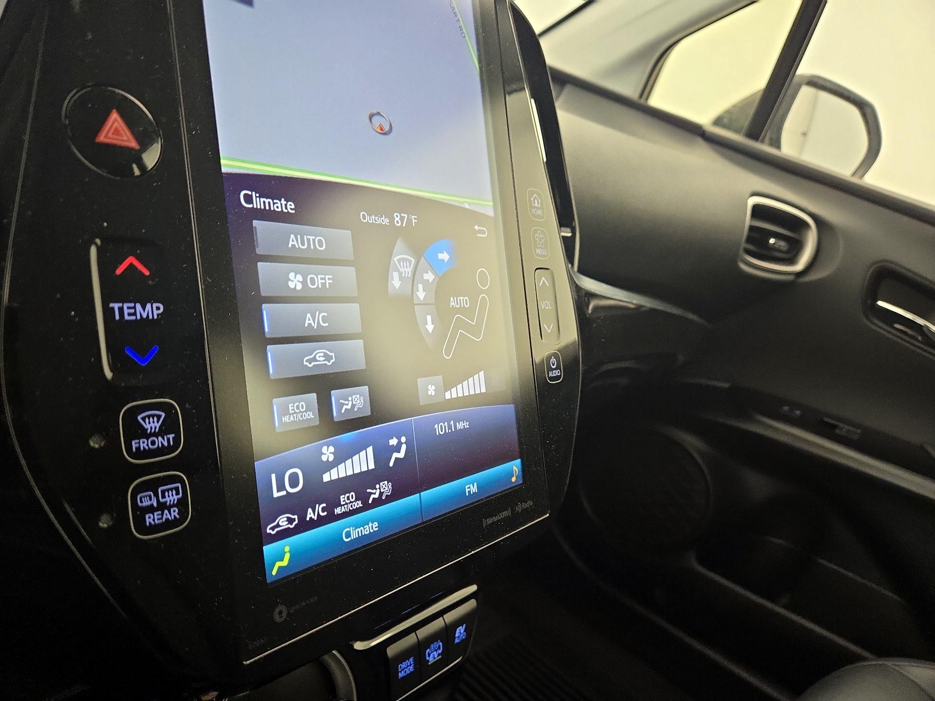 Thumbnail: 2022 Toyota Prius Prime - 17