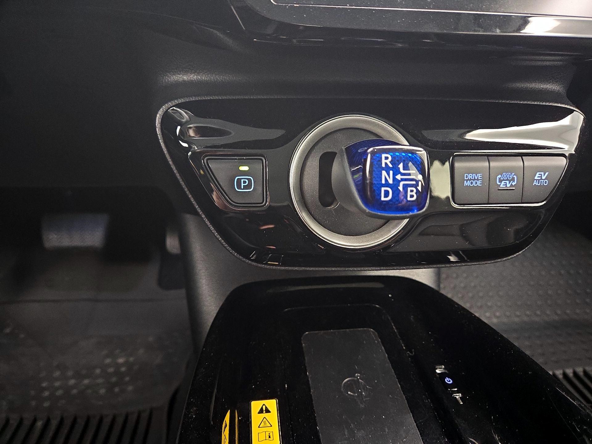 Thumbnail: 2022 Toyota Prius Prime - 18