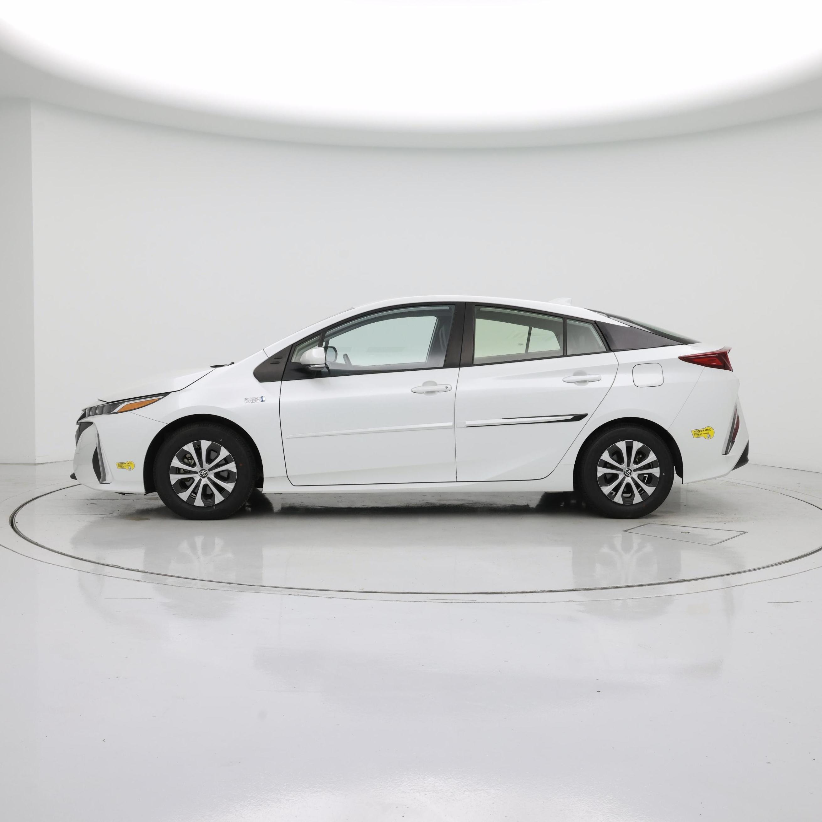 Thumbnail: 2022 Toyota Prius Prime - 3