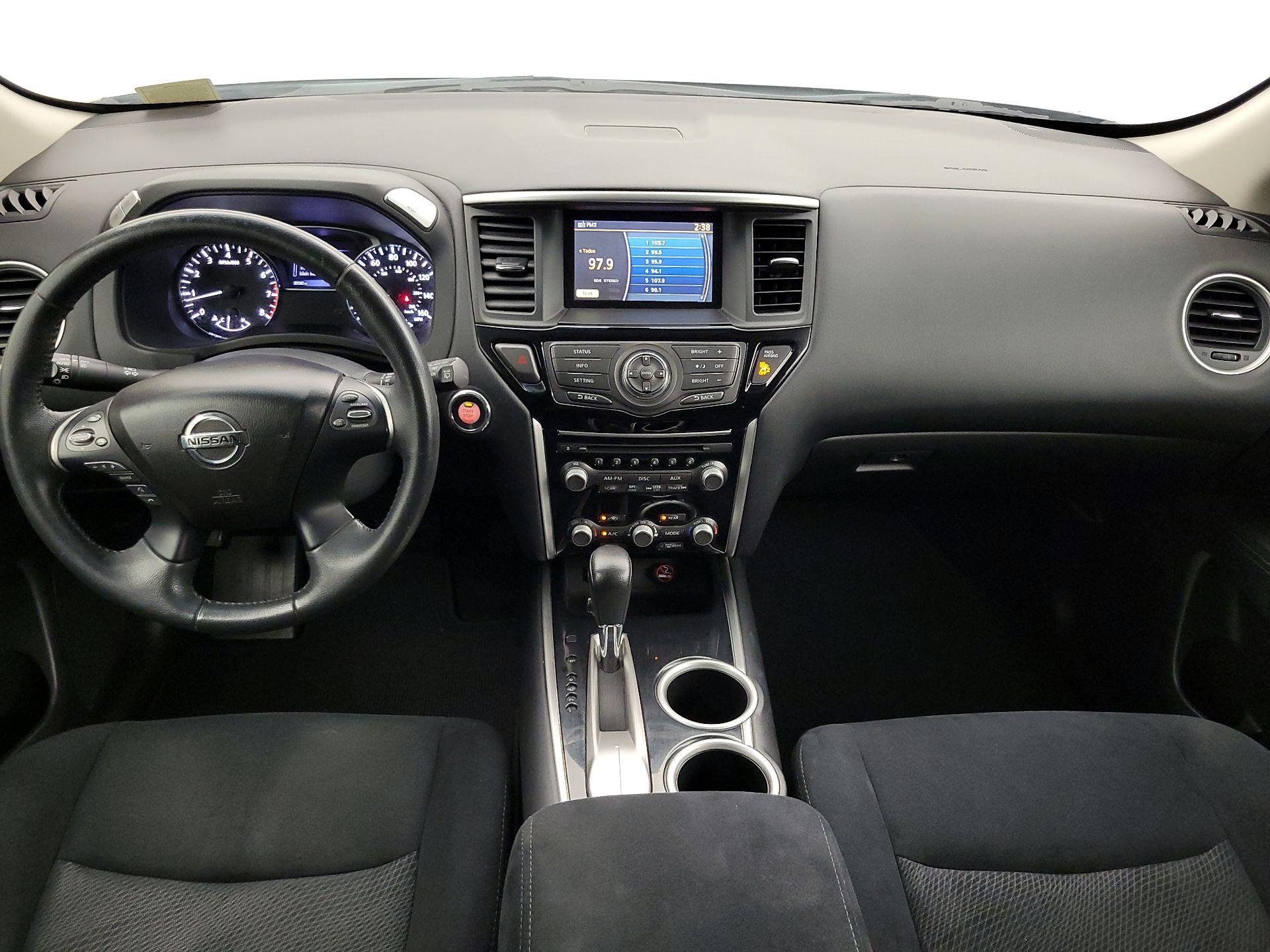 Thumbnail: 2016 Nissan Pathfinder - 9