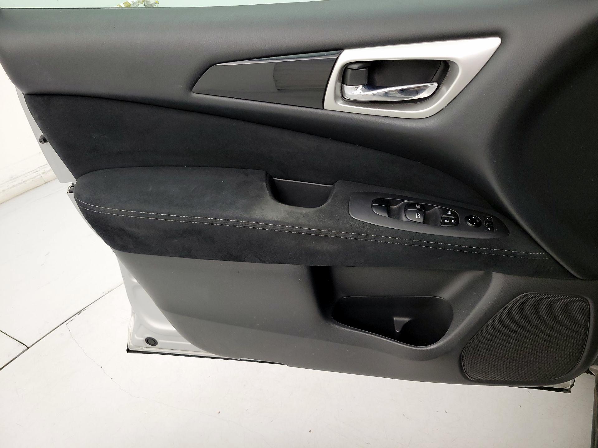 Thumbnail: 2016 Nissan Pathfinder - 12