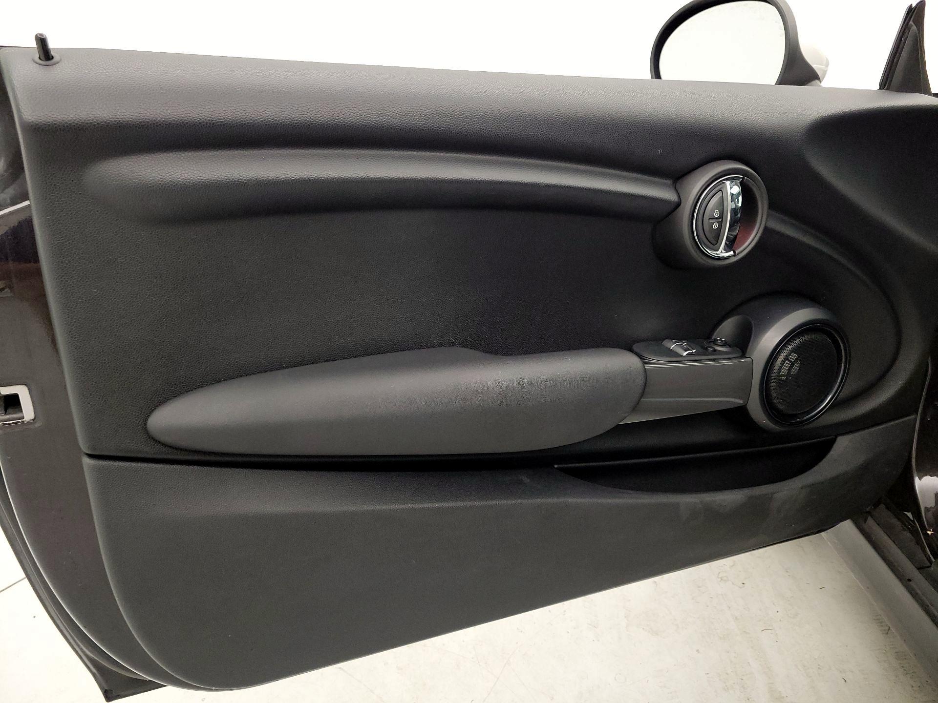 Thumbnail: 2016 MINI Cooper Hardtop - 12