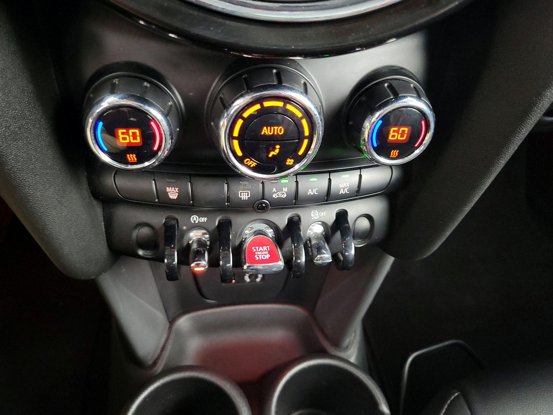 Thumbnail: 2016 MINI Cooper Hardtop - 15