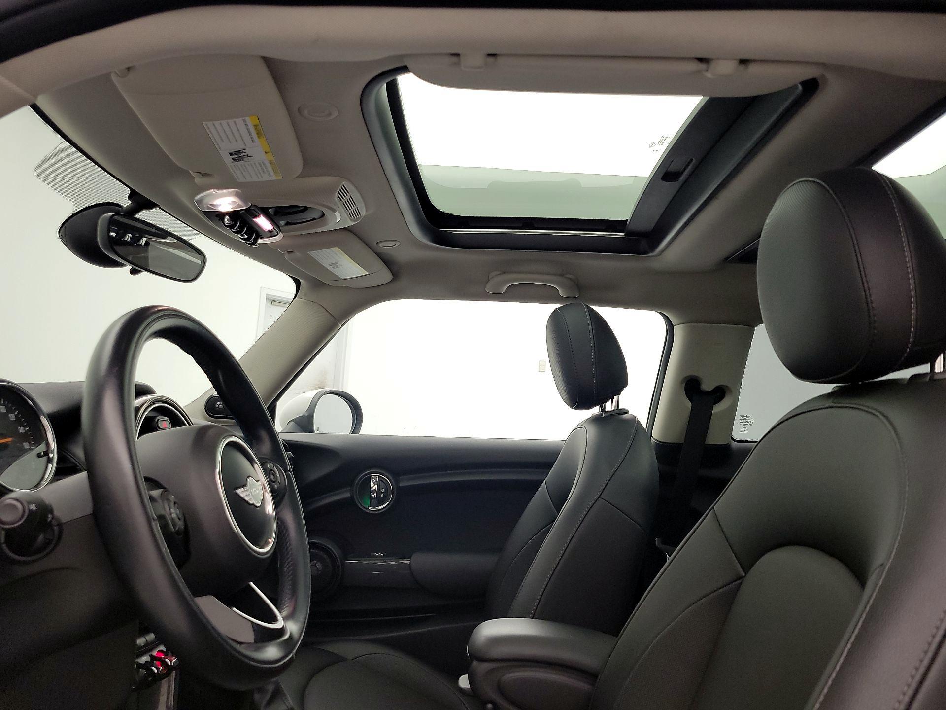 Thumbnail: 2016 MINI Cooper Hardtop - 18