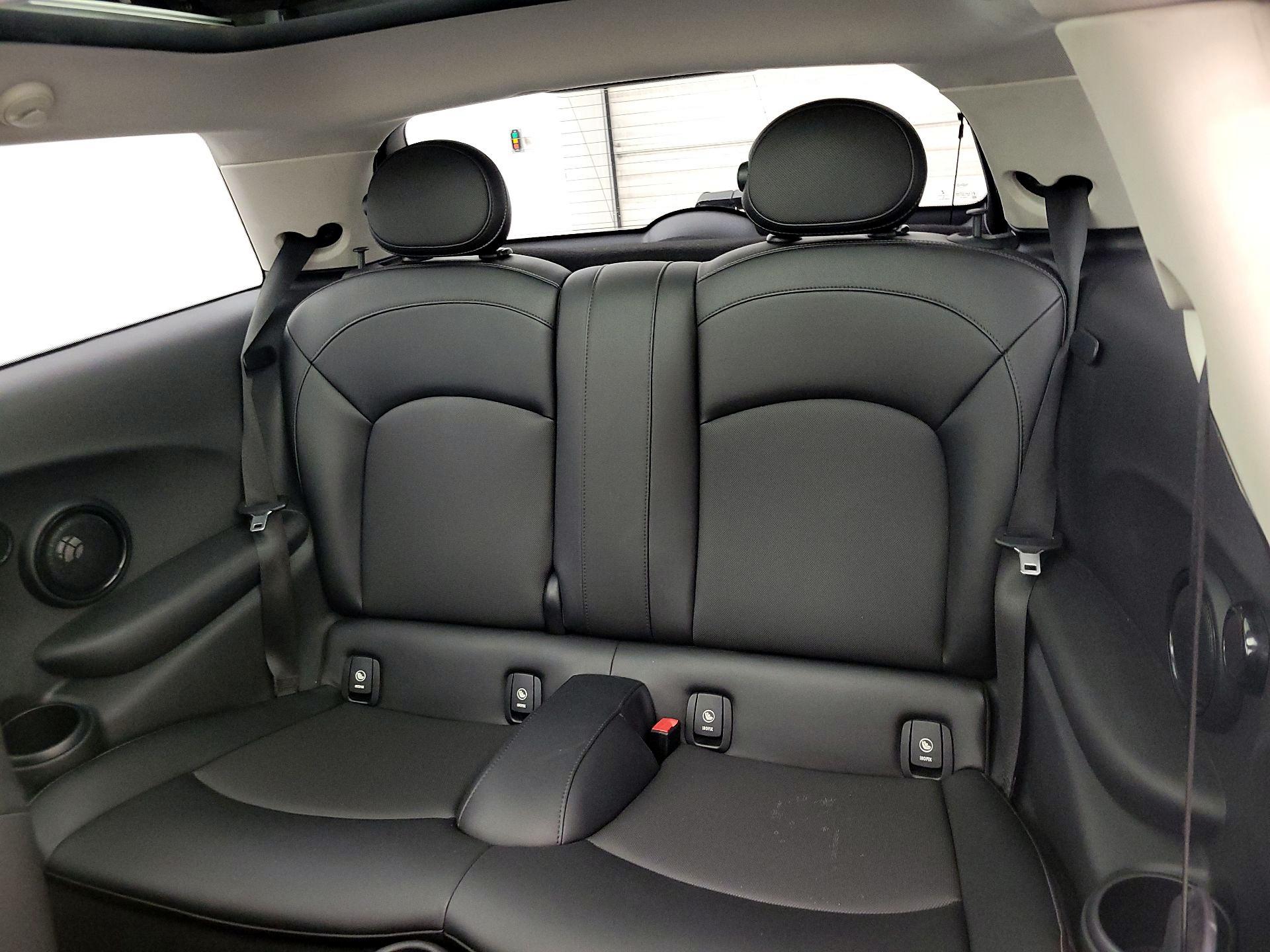 Thumbnail: 2016 MINI Cooper Hardtop - 19