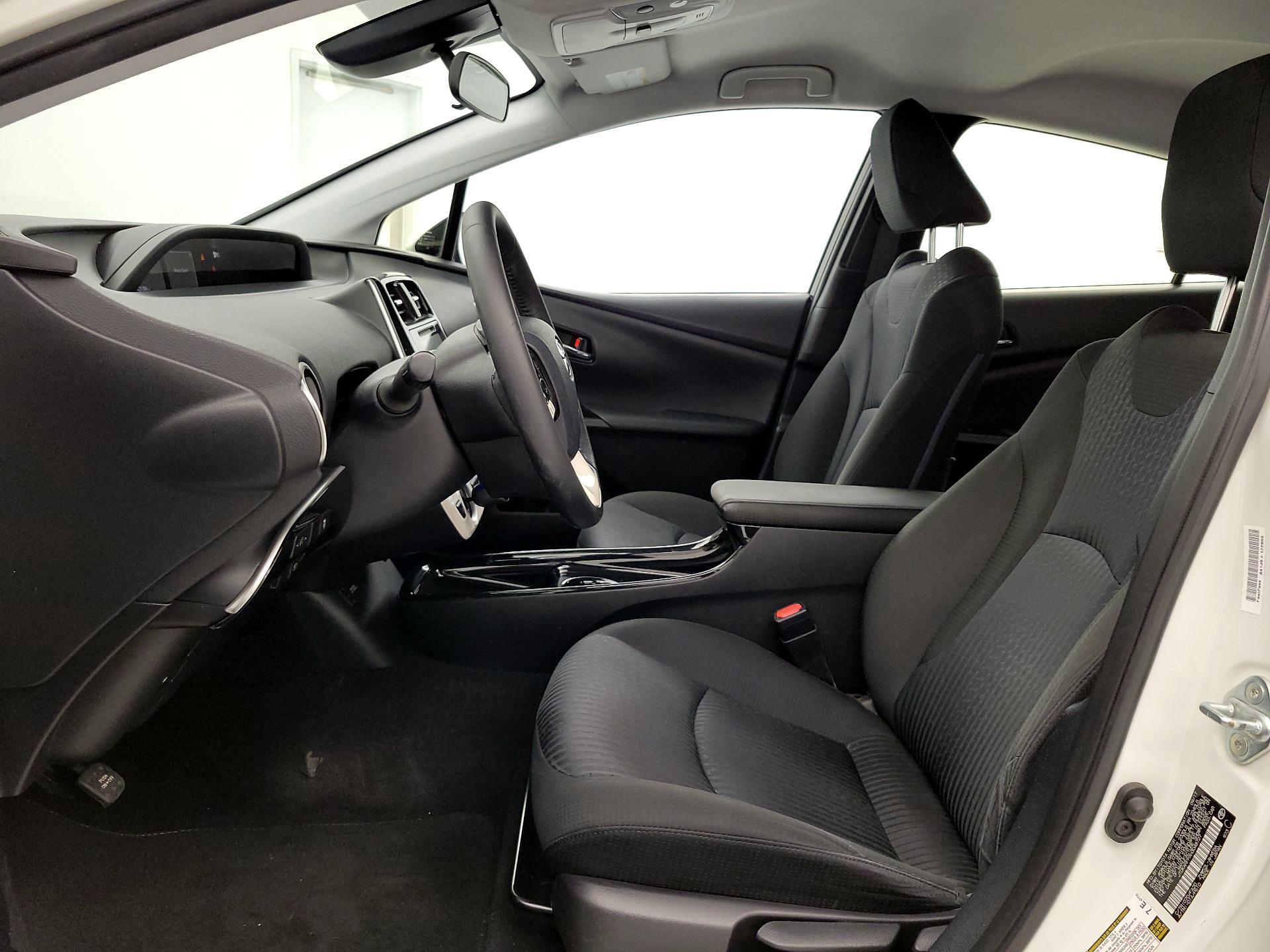 Thumbnail: 2017 Toyota Prius Prime - 11