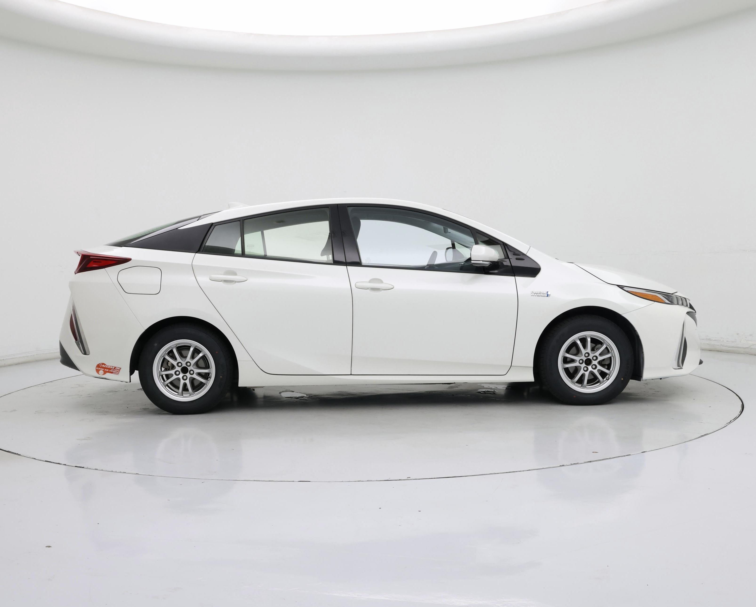 Thumbnail: 2017 Toyota Prius Prime - 7