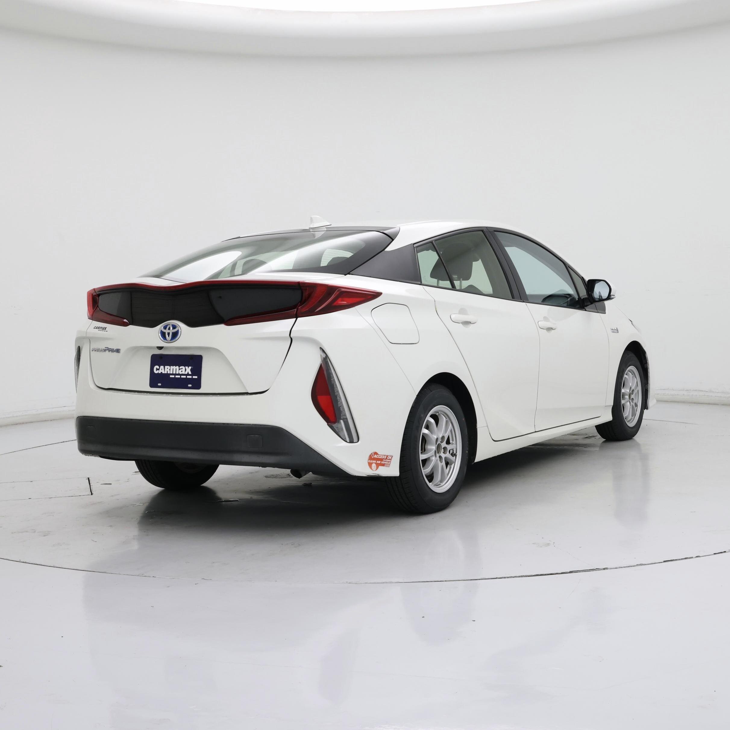 Thumbnail: 2017 Toyota Prius Prime - 8