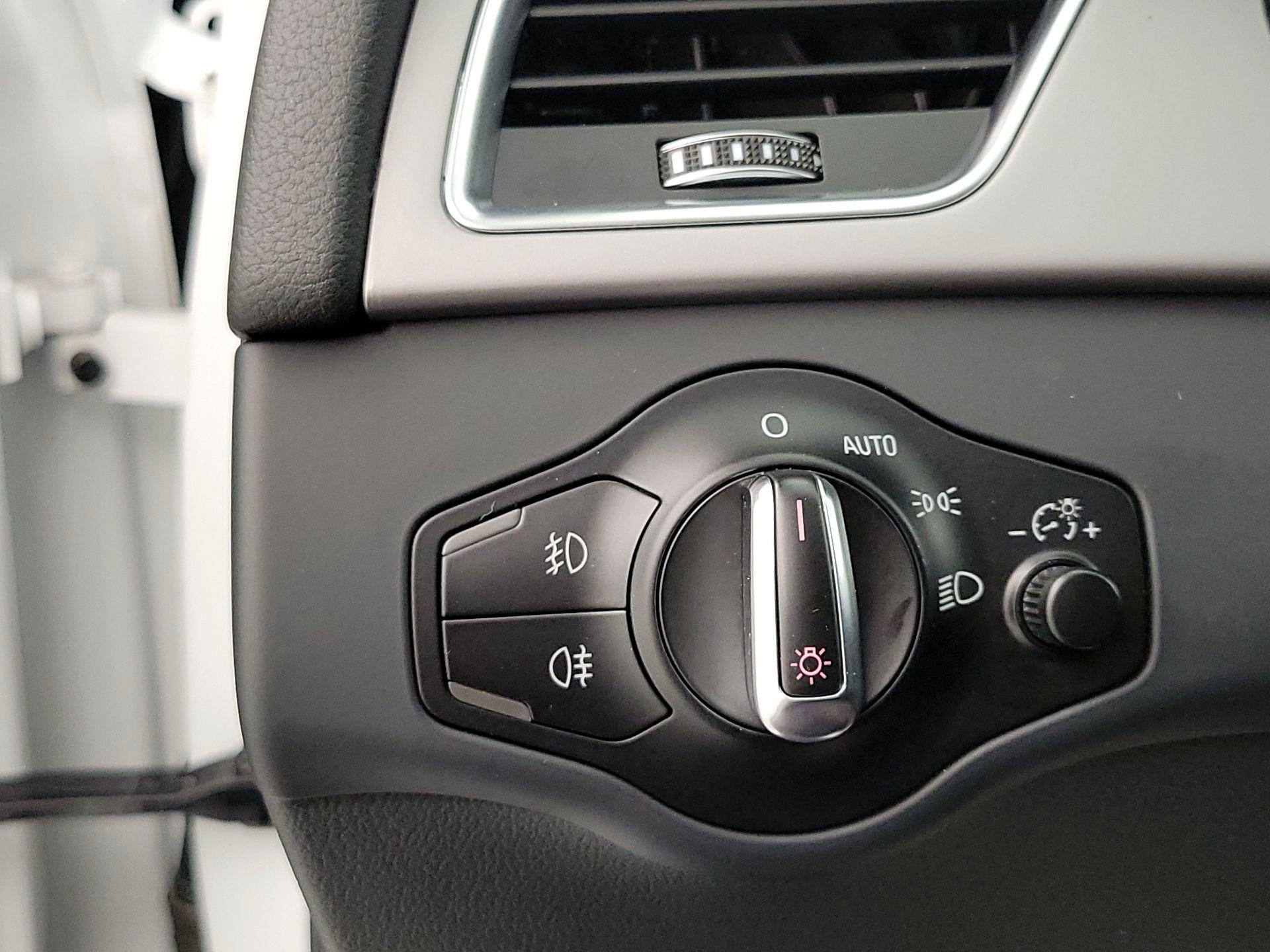 Thumbnail: 2015 Audi A4 - 13