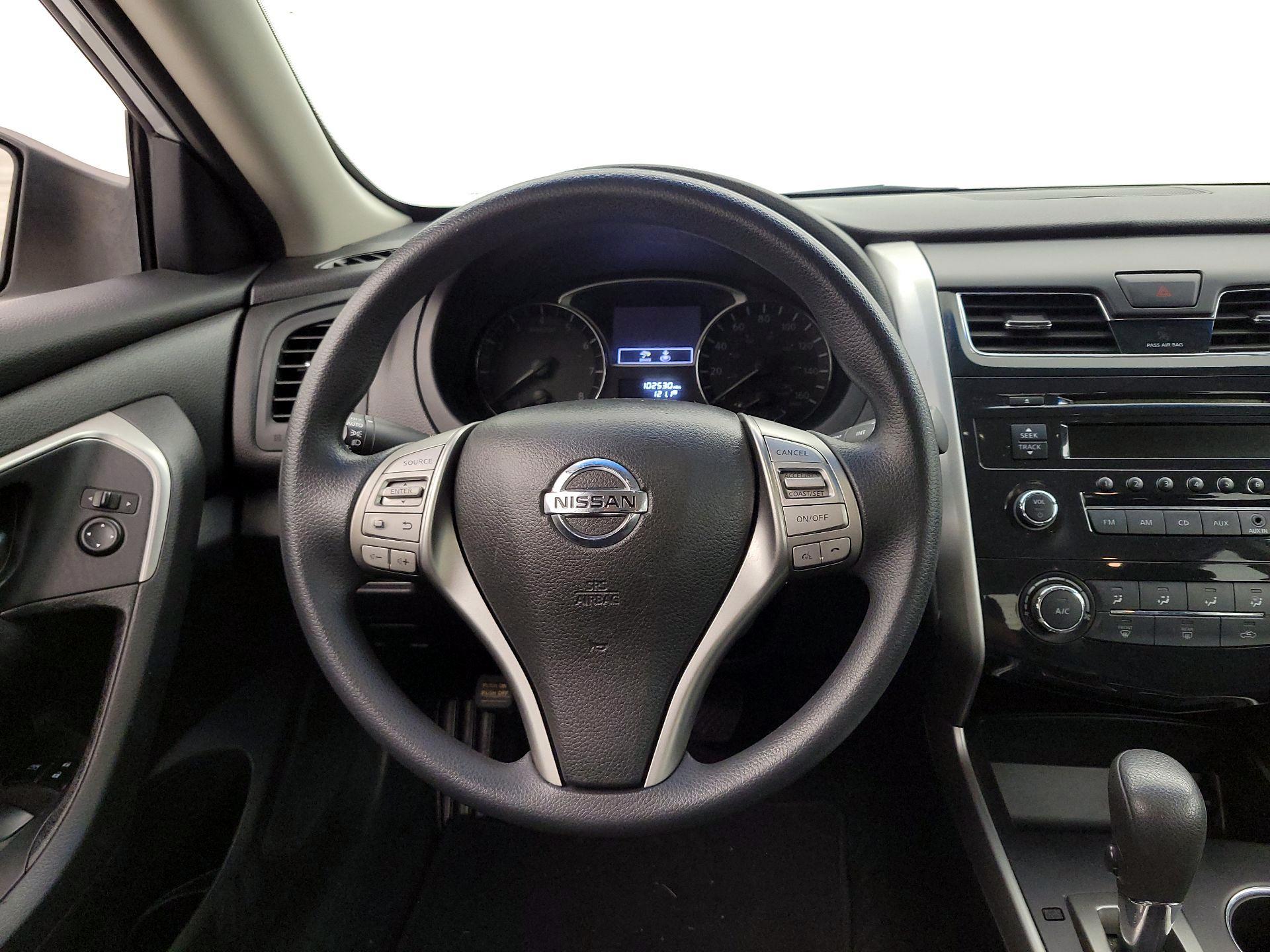Thumbnail: 2015 Nissan Altima - 10