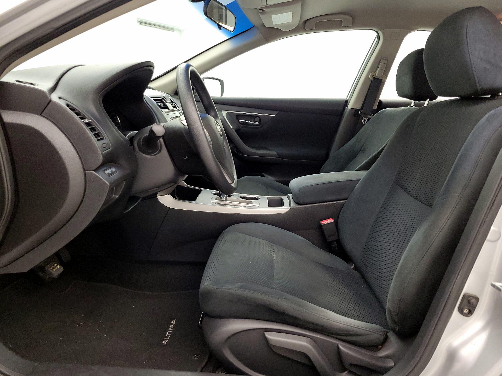 Thumbnail: 2015 Nissan Altima - 11