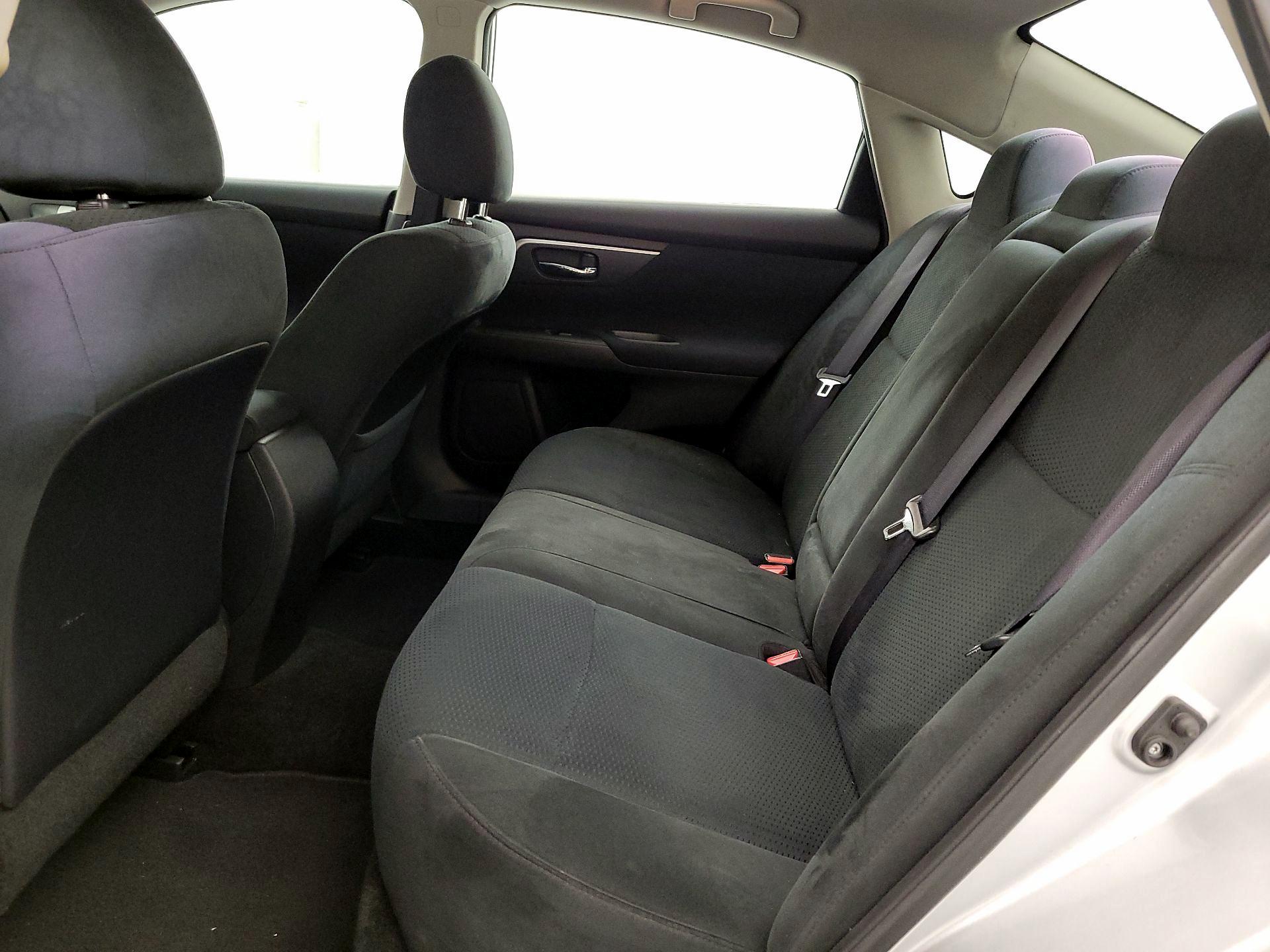 Thumbnail: 2015 Nissan Altima - 18