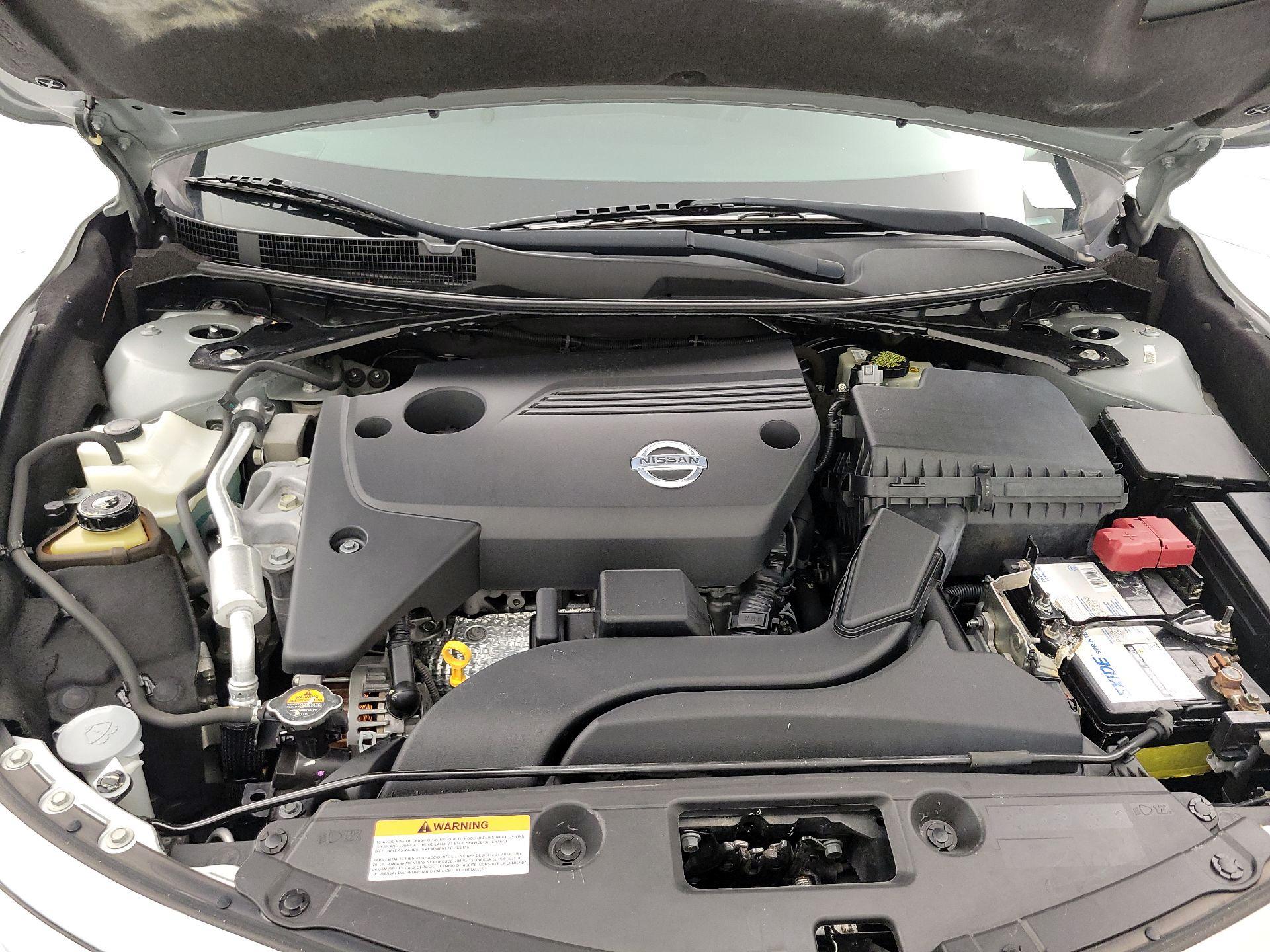 Thumbnail: 2015 Nissan Altima - 20