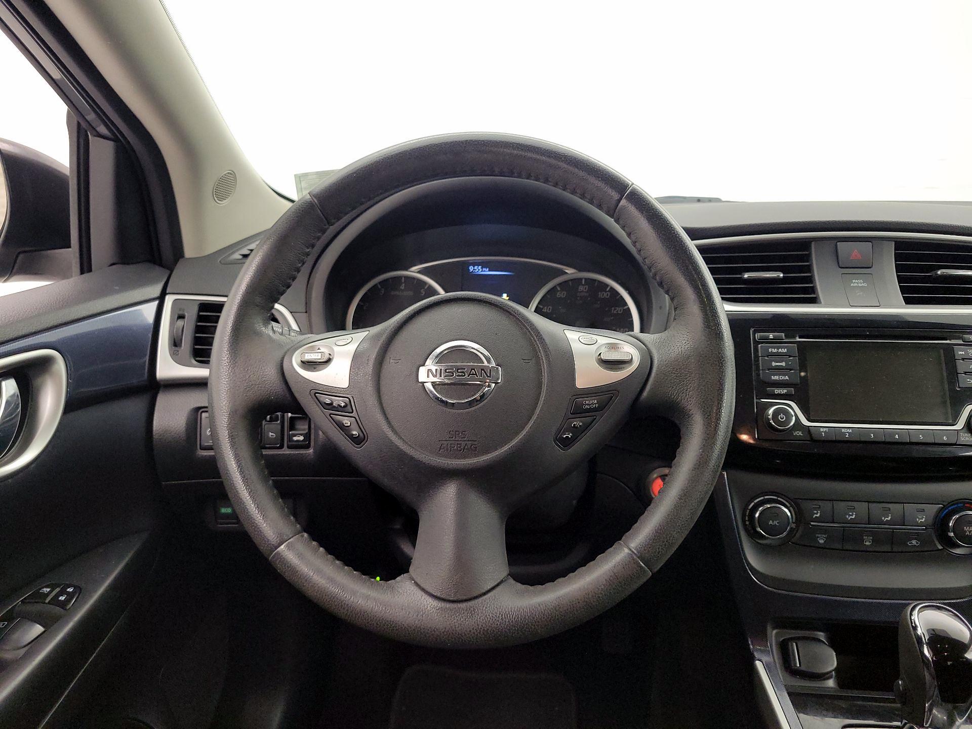 Thumbnail: 2016 Nissan Sentra - 10
