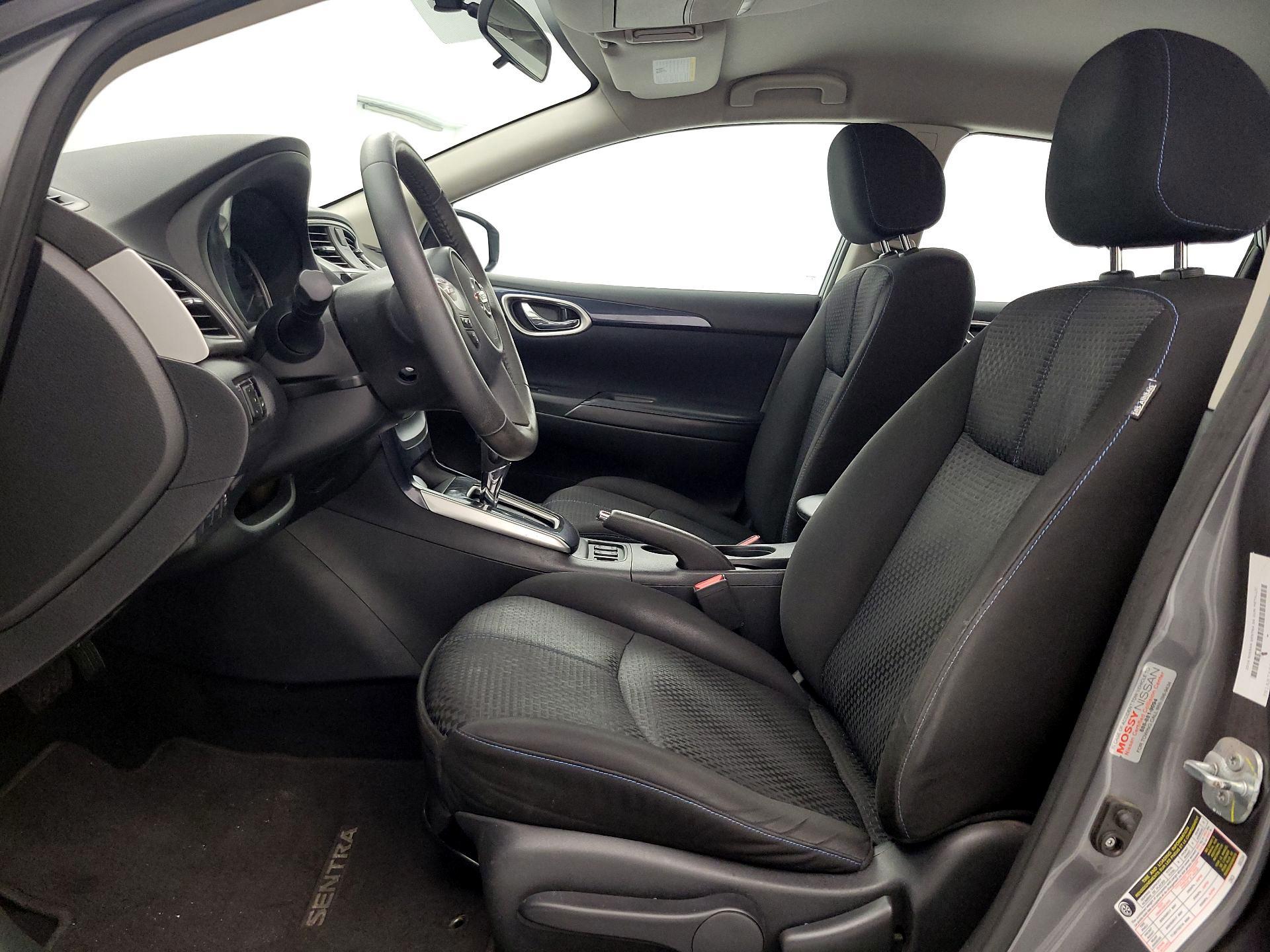 Thumbnail: 2016 Nissan Sentra - 11