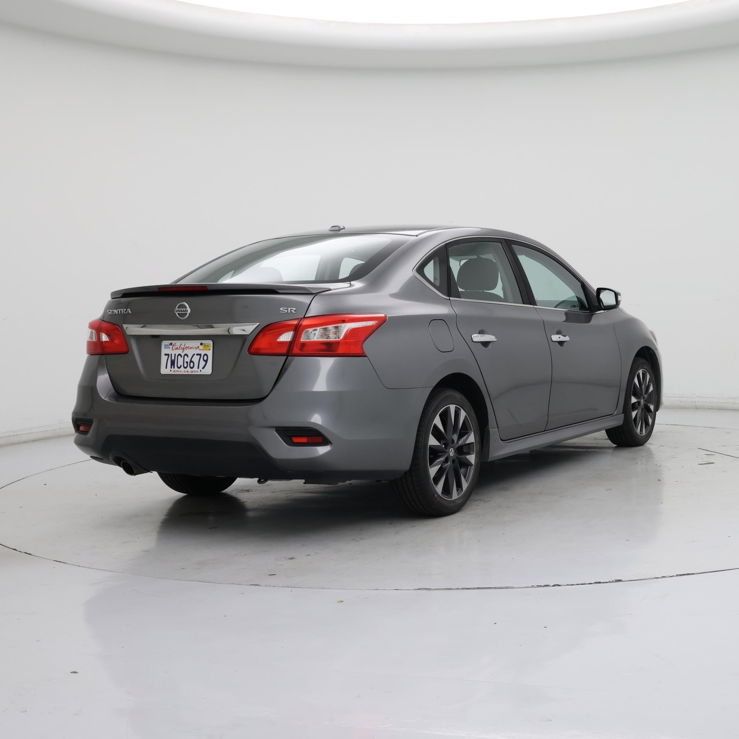 Thumbnail: 2016 Nissan Sentra - 8