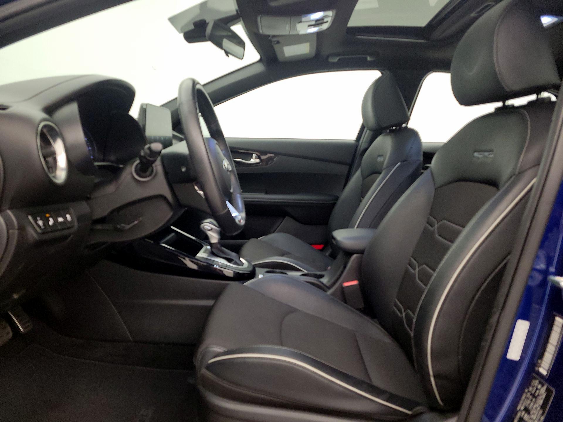 Thumbnail: 2021 Kia Forte - 11