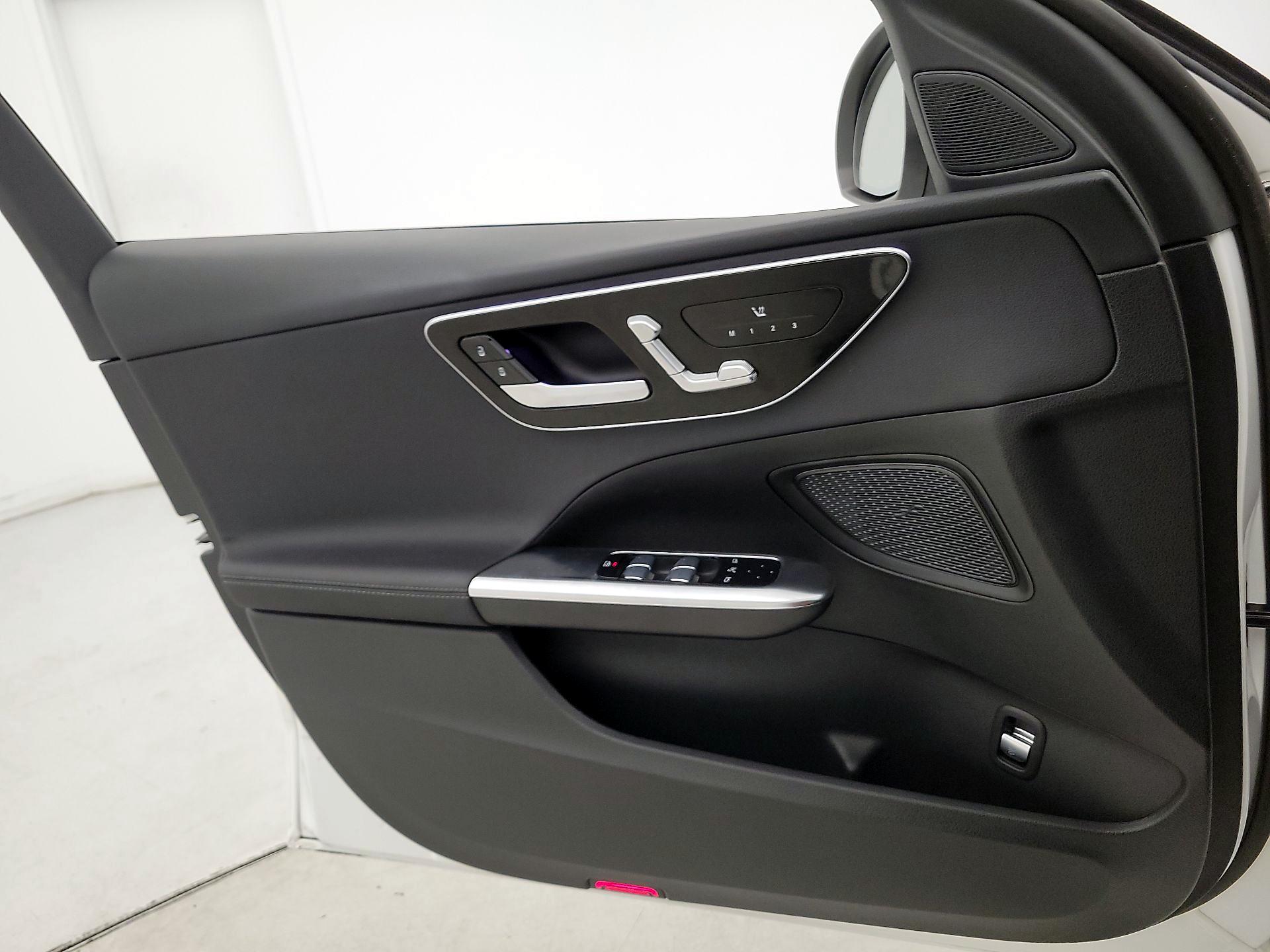 Thumbnail: 2023 Mercedes-Benz C-Class - 12