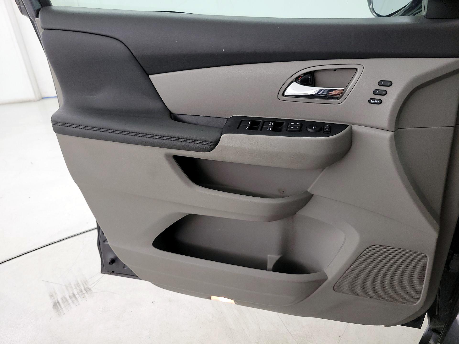Thumbnail: 2015 Honda Odyssey - 12