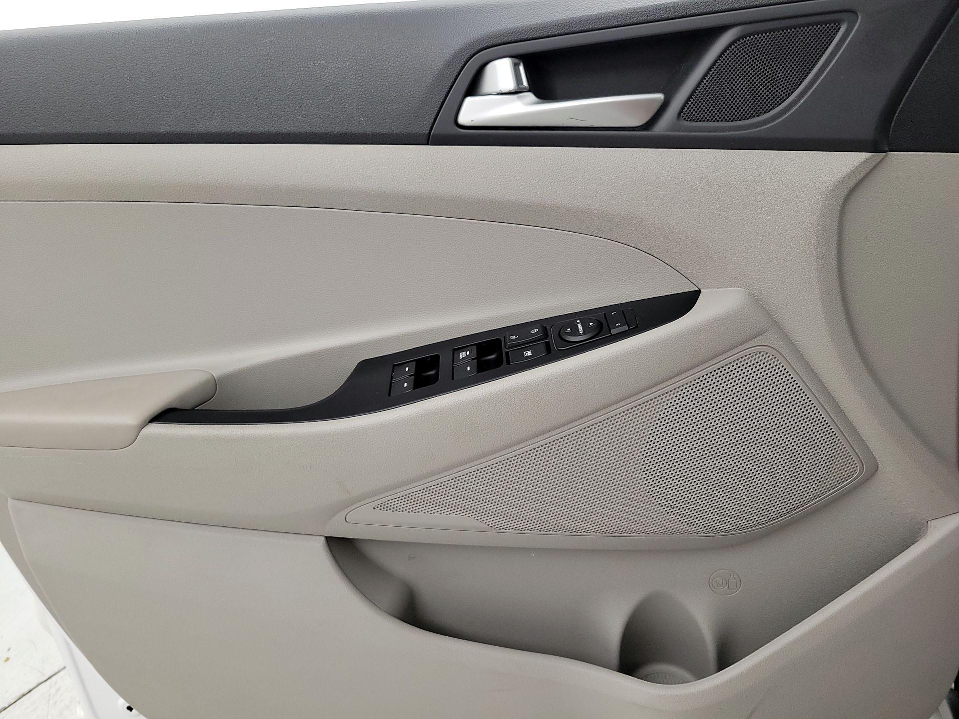 Thumbnail: 2019 Hyundai Tucson - 12