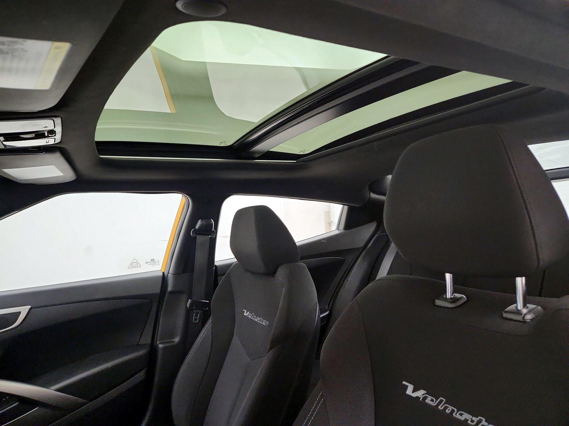 Thumbnail: 2017 Hyundai Veloster - 20