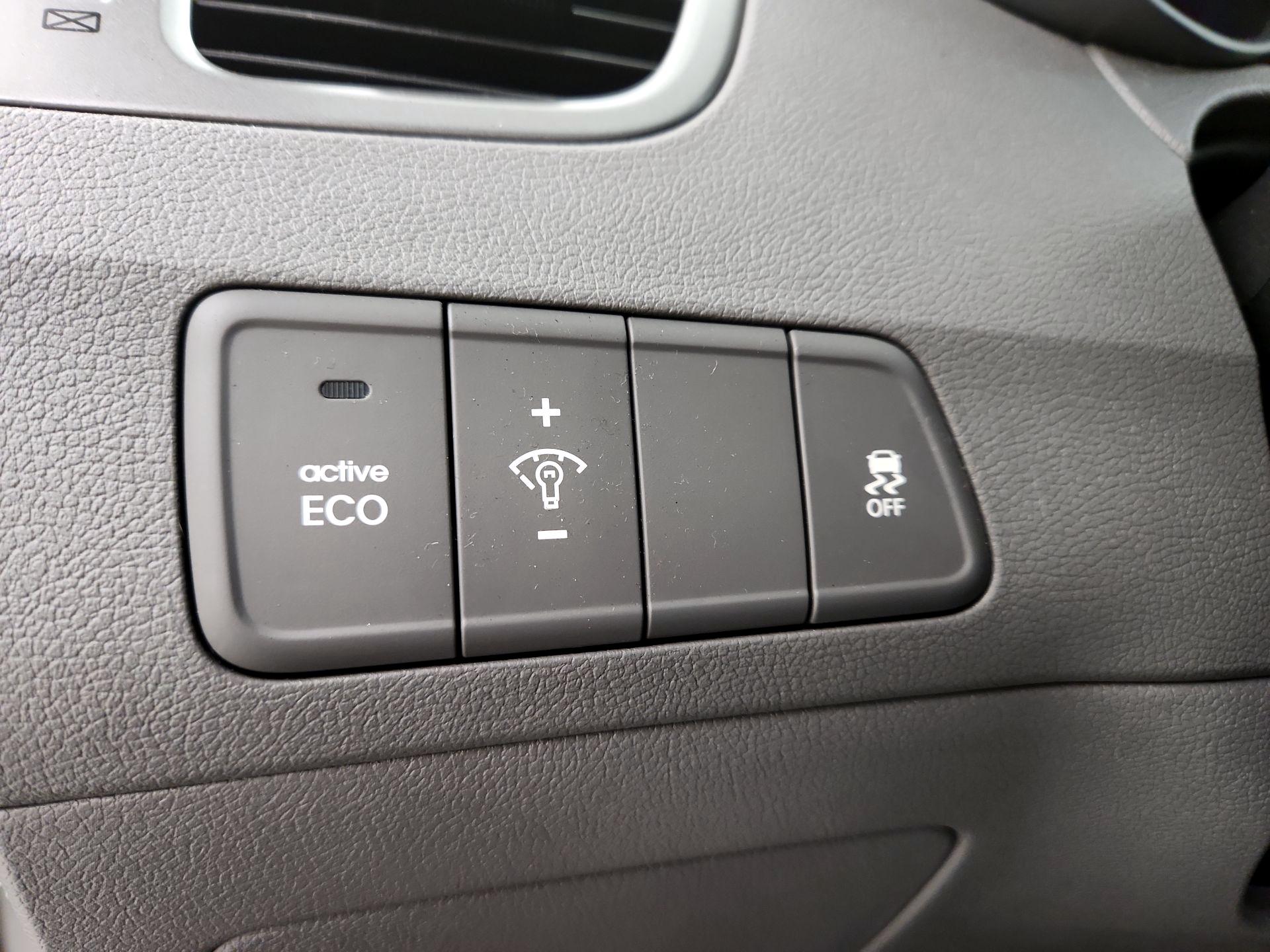 Thumbnail: 2015 Hyundai Elantra - 13