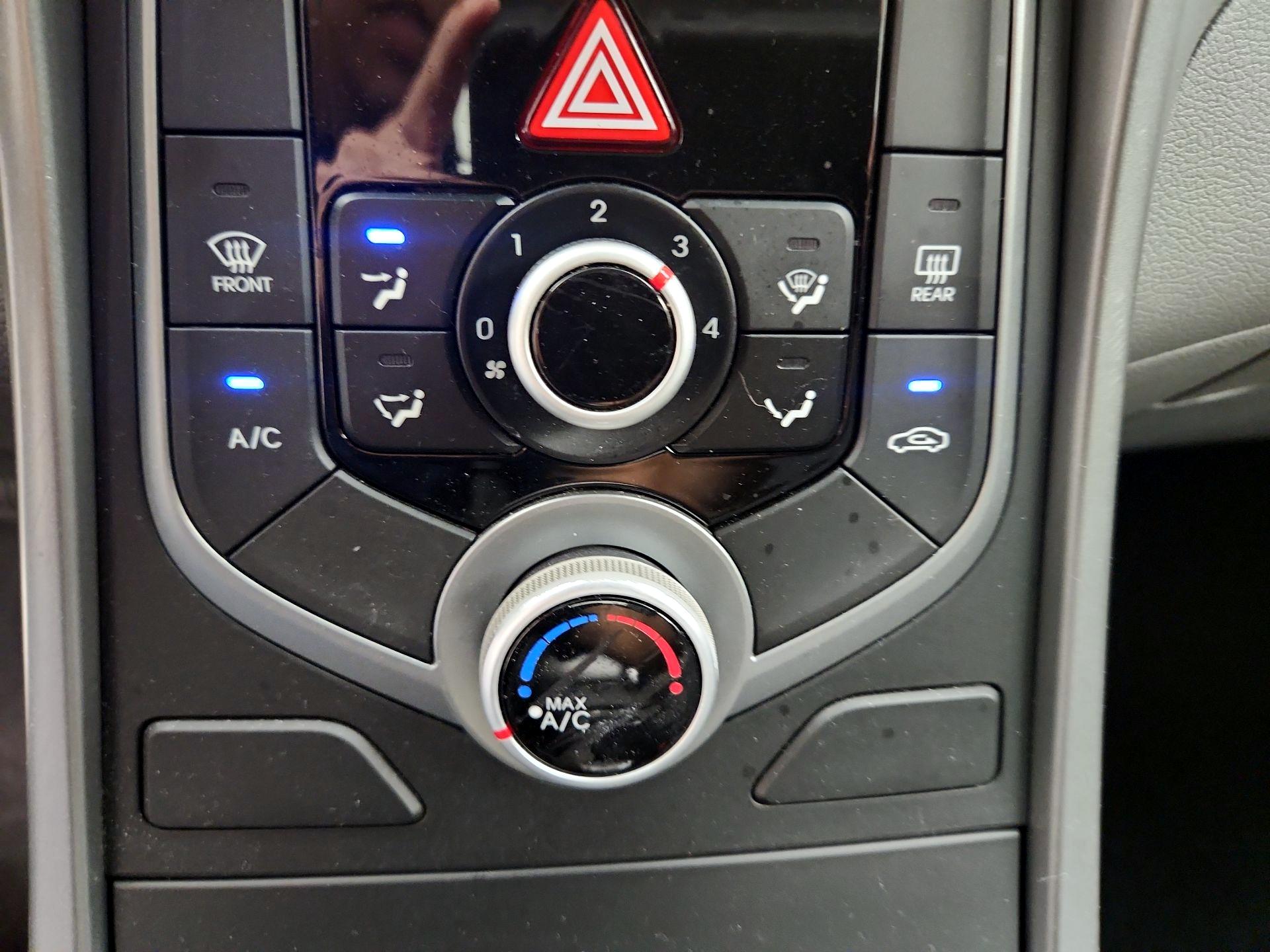 Thumbnail: 2015 Hyundai Elantra - 16